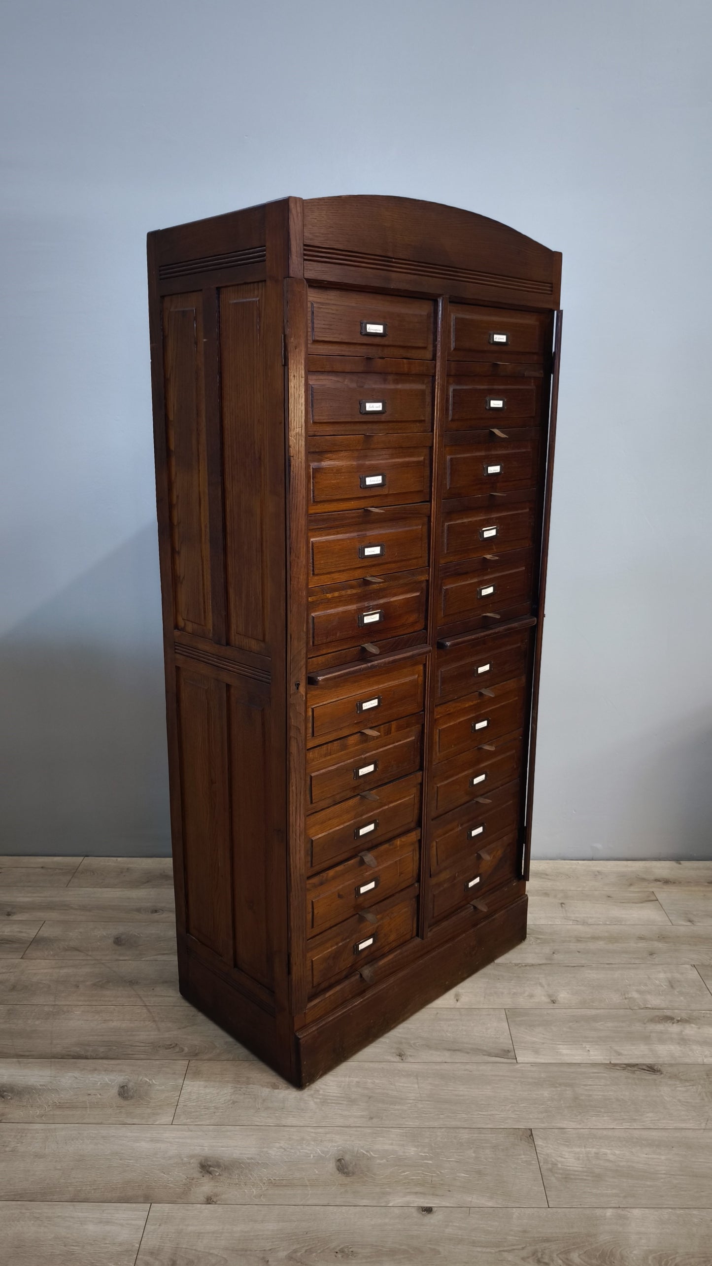 81845 Mobile archivio notarile in legno massello di rovere