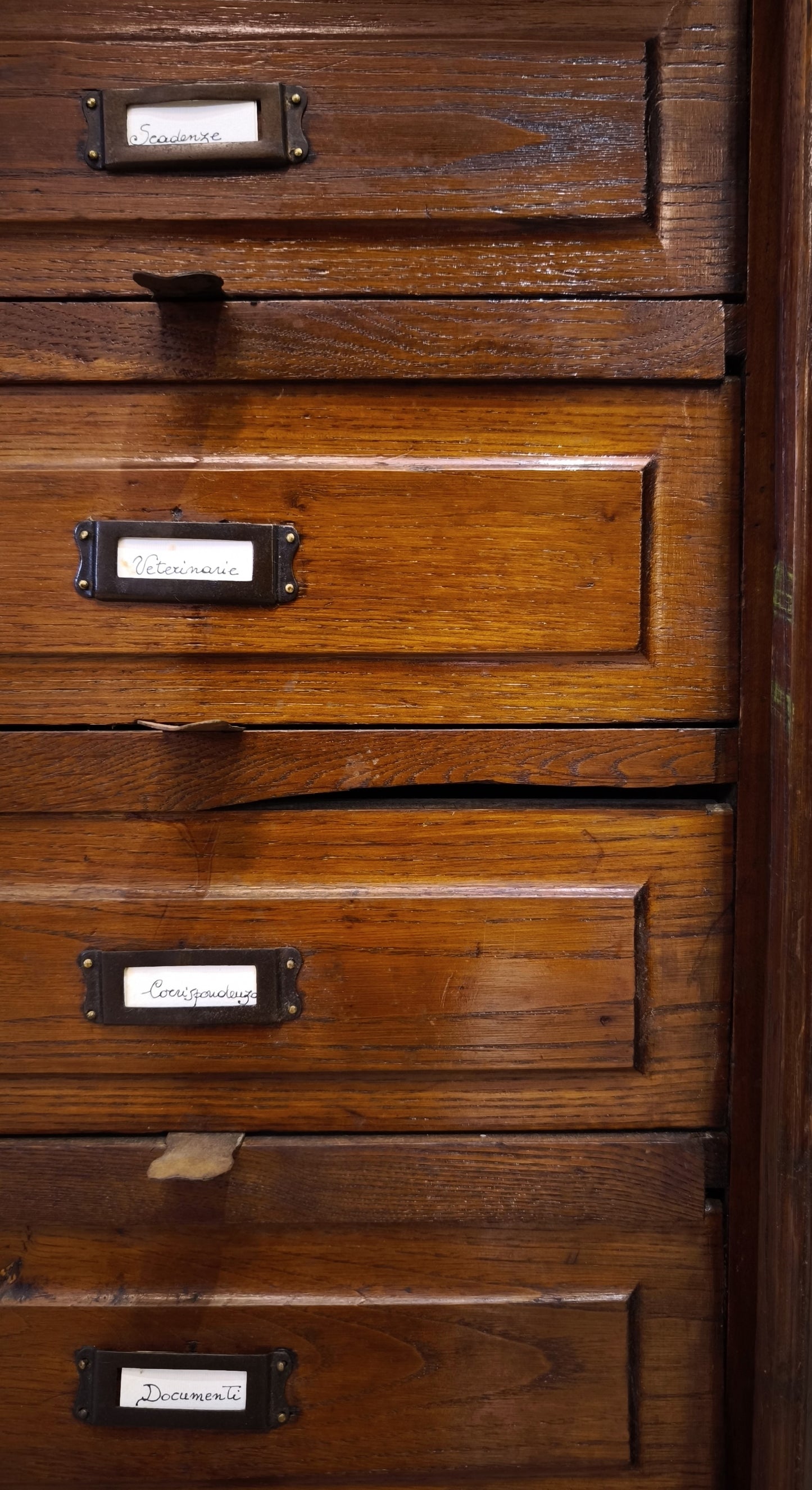 81845 Mobile archivio notarile in legno massello di rovere