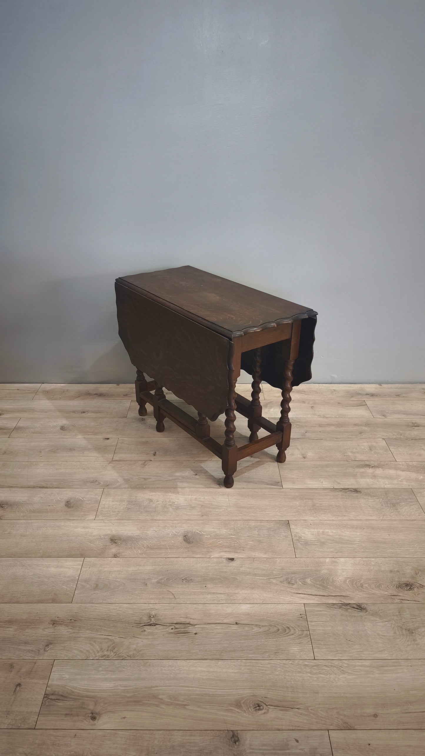 81876 Tavolo a bandelle in legno