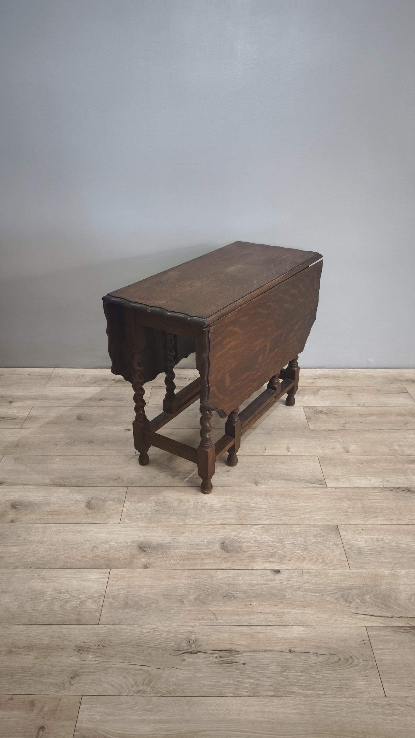 81876 Tavolo a bandelle in legno