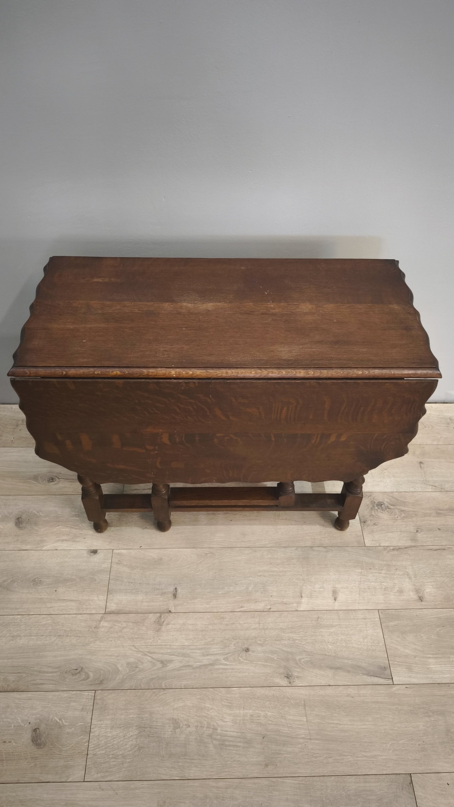 81876 Tavolo a bandelle in legno