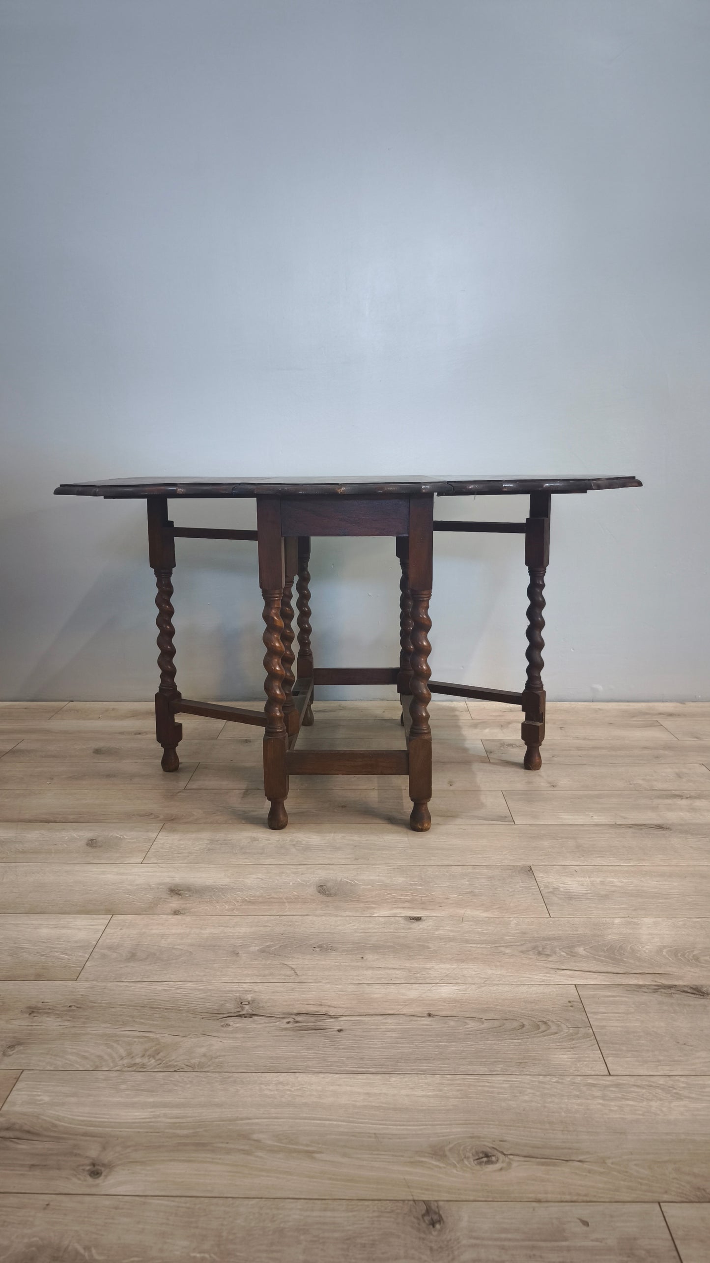 81876 Tavolo a bandelle in legno