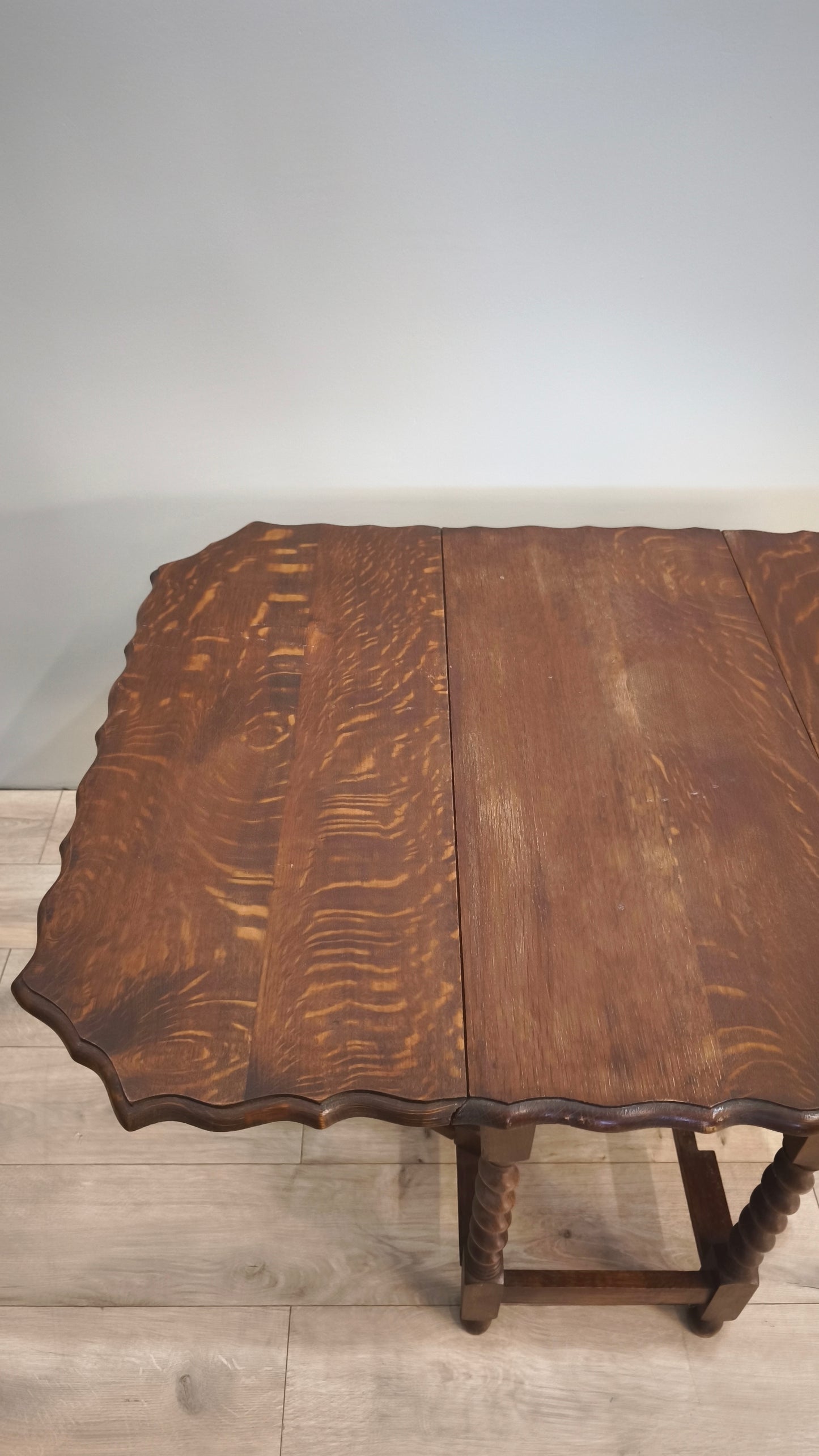 81876 Tavolo a bandelle in legno