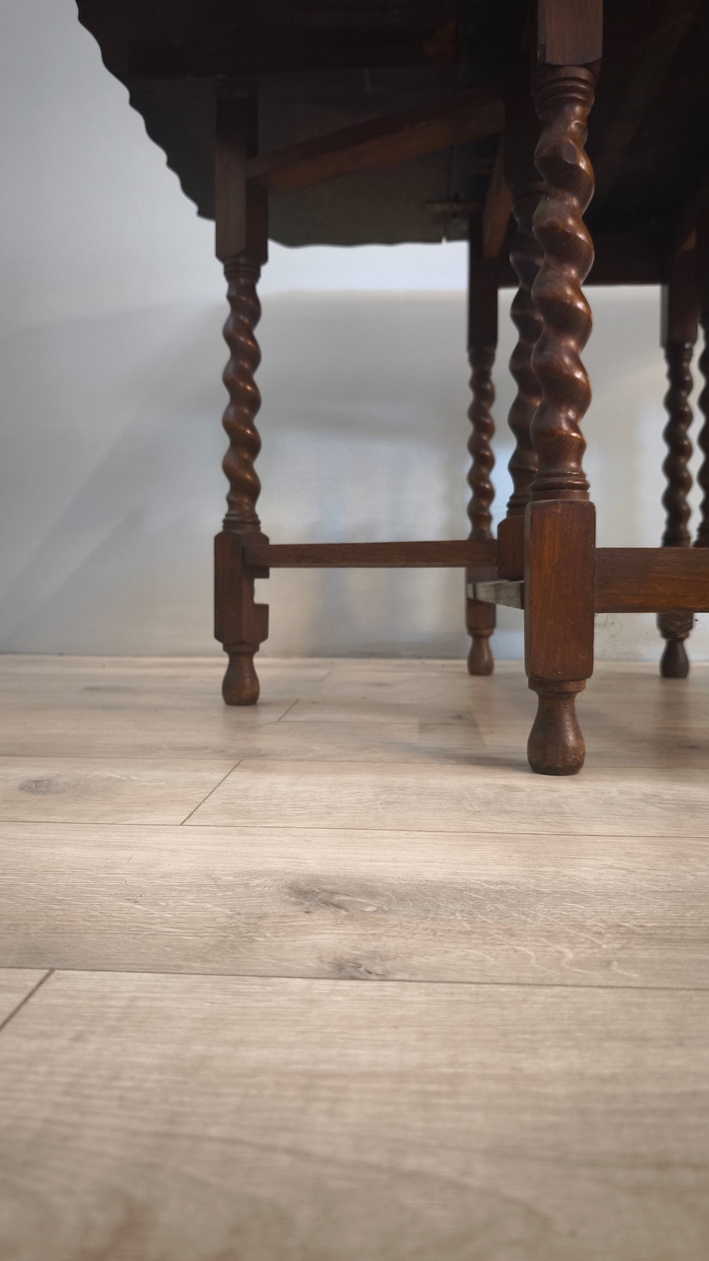81876 Tavolo a bandelle in legno