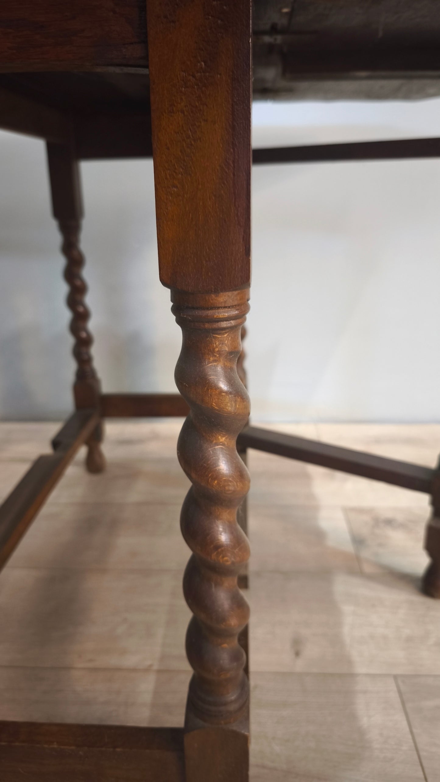 81876 Tavolo a bandelle in legno