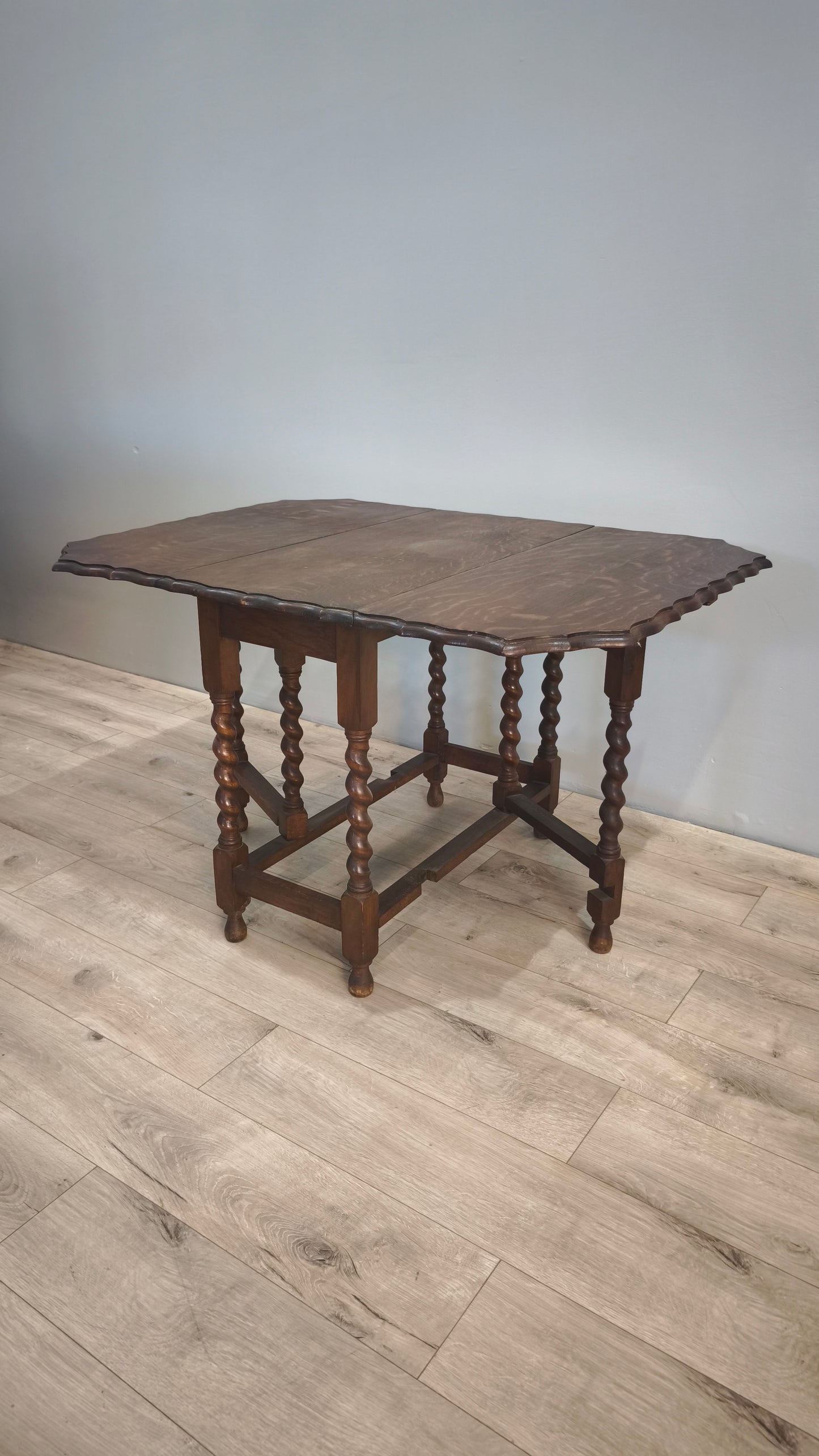 81876 Tavolo a bandelle in legno