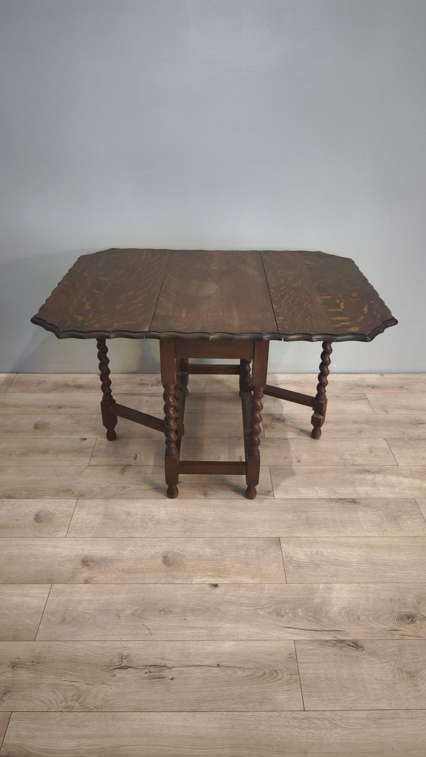 81876 Tavolo a bandelle in legno