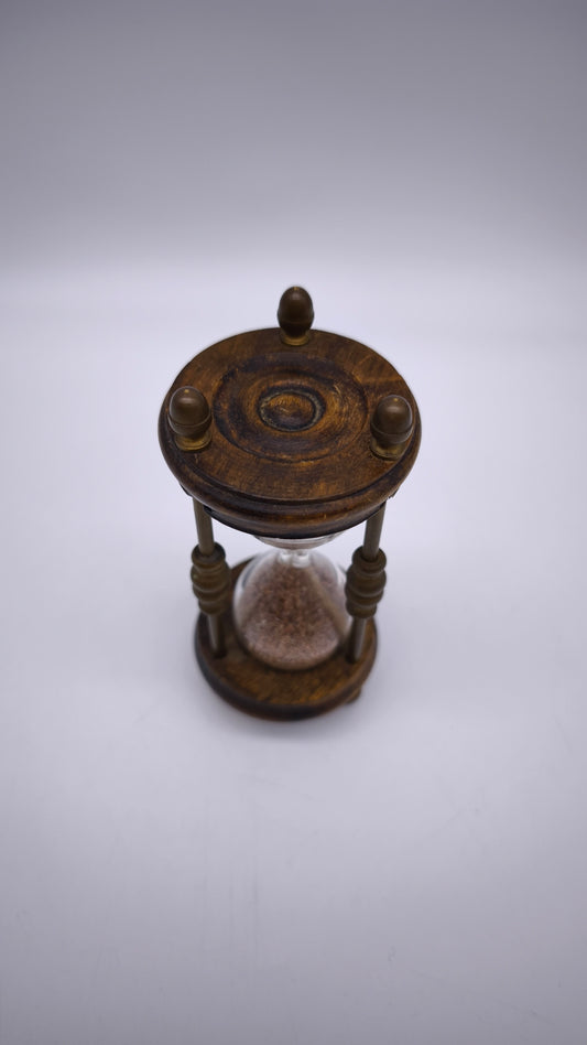 81907 Piccola clessidra con struttura in legno