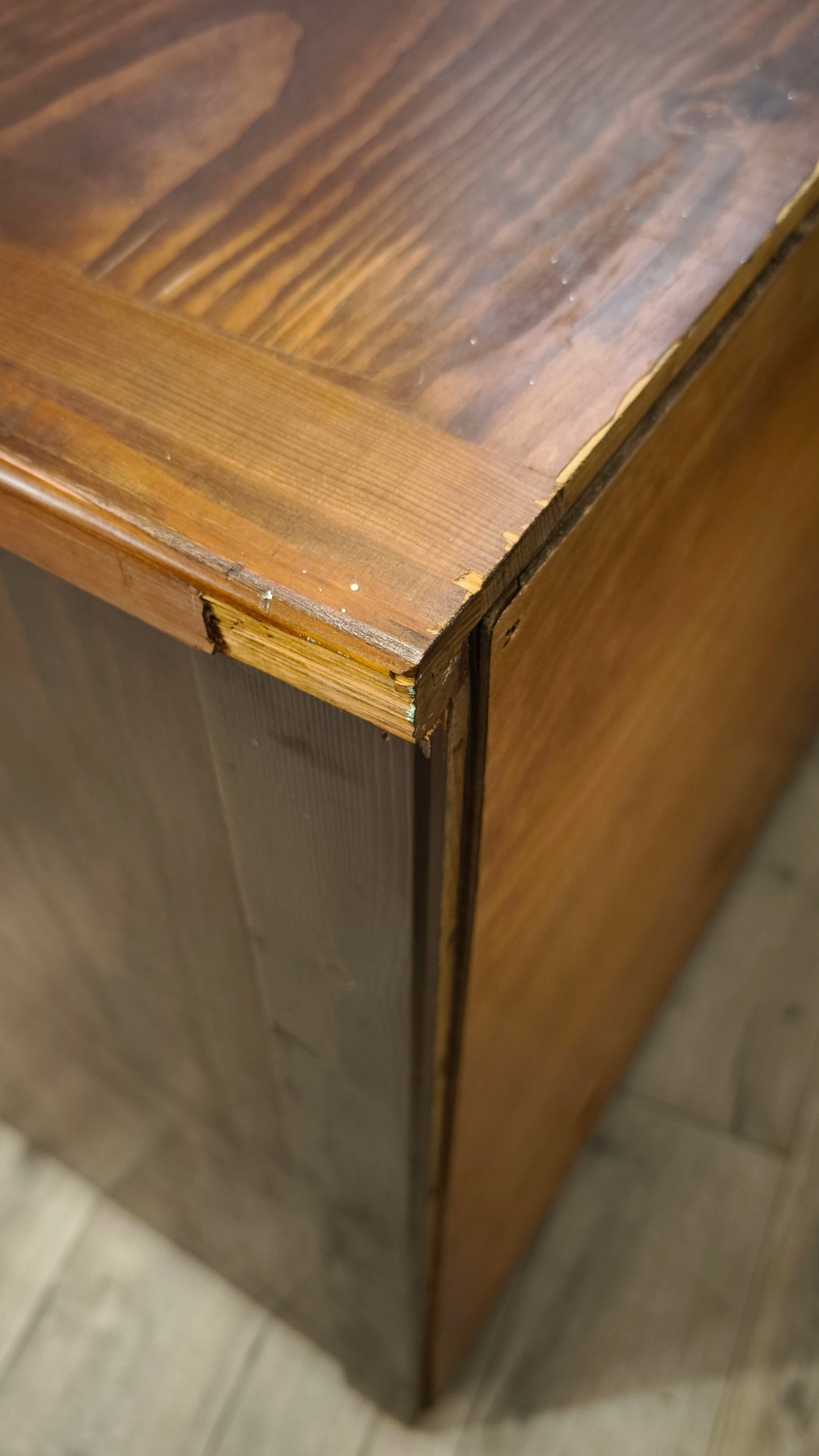 82112 Grande cassettiera in legno 28 cassetti