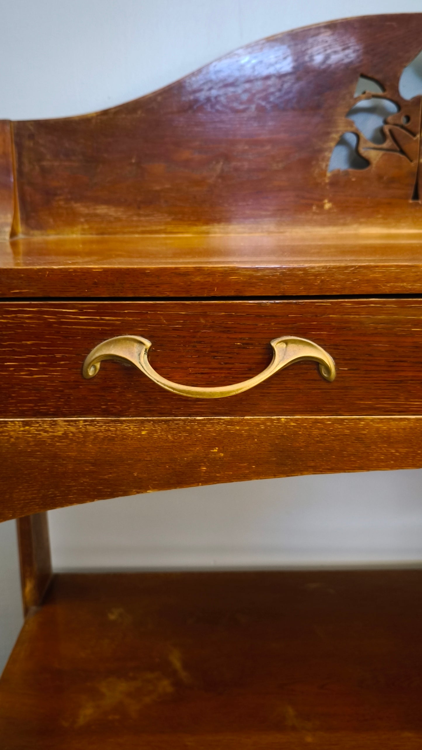 82101 Console in legno di rovere stile Liberty