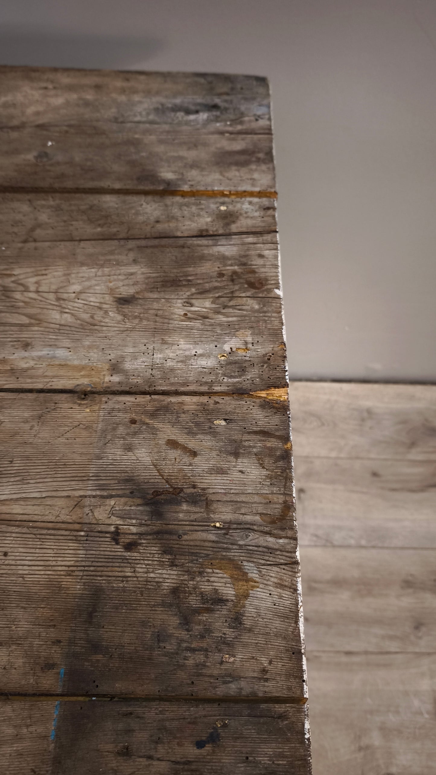 82117 Tavolo rustico quadrato in legno