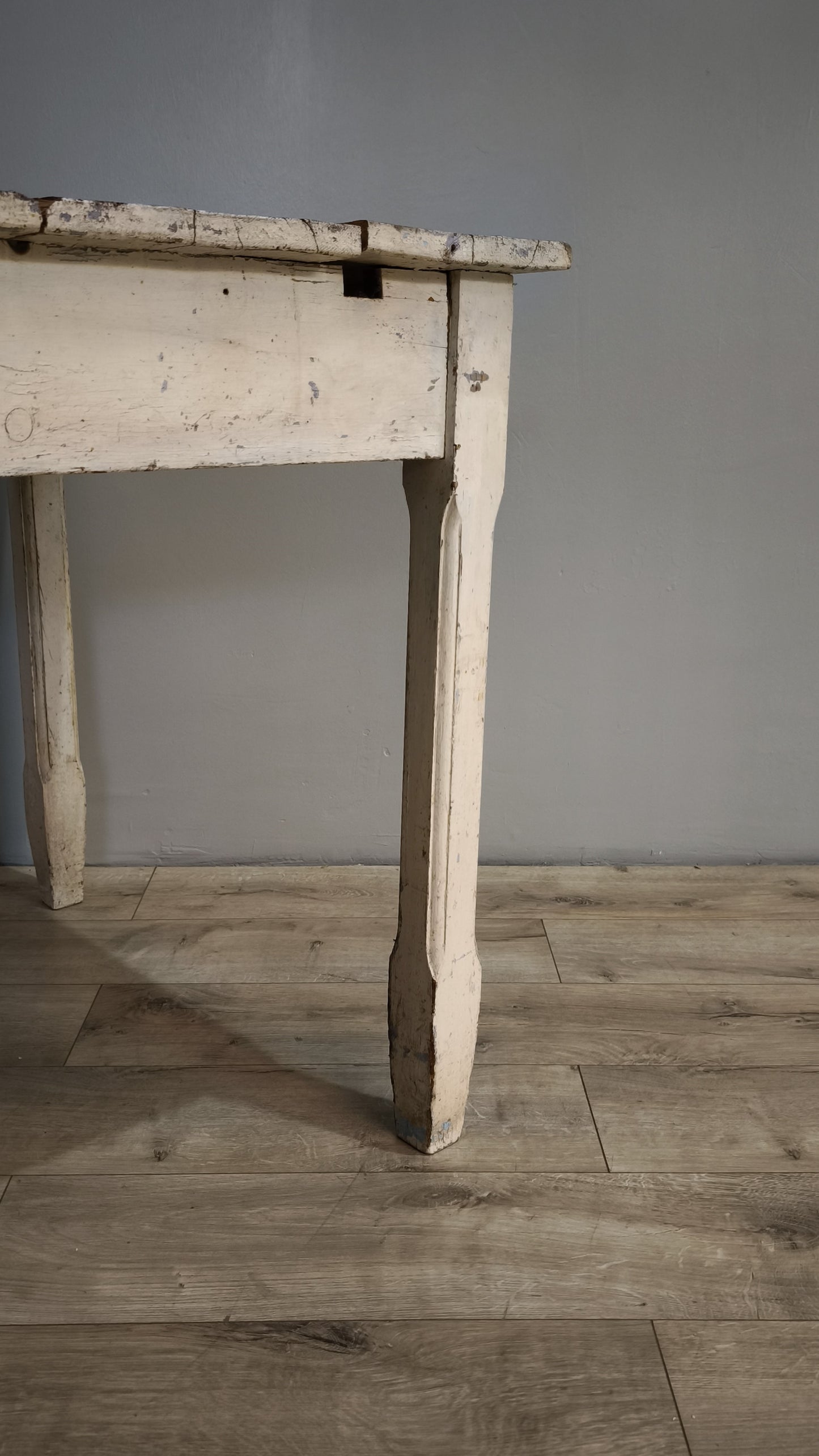 82117 Tavolo rustico quadrato in legno