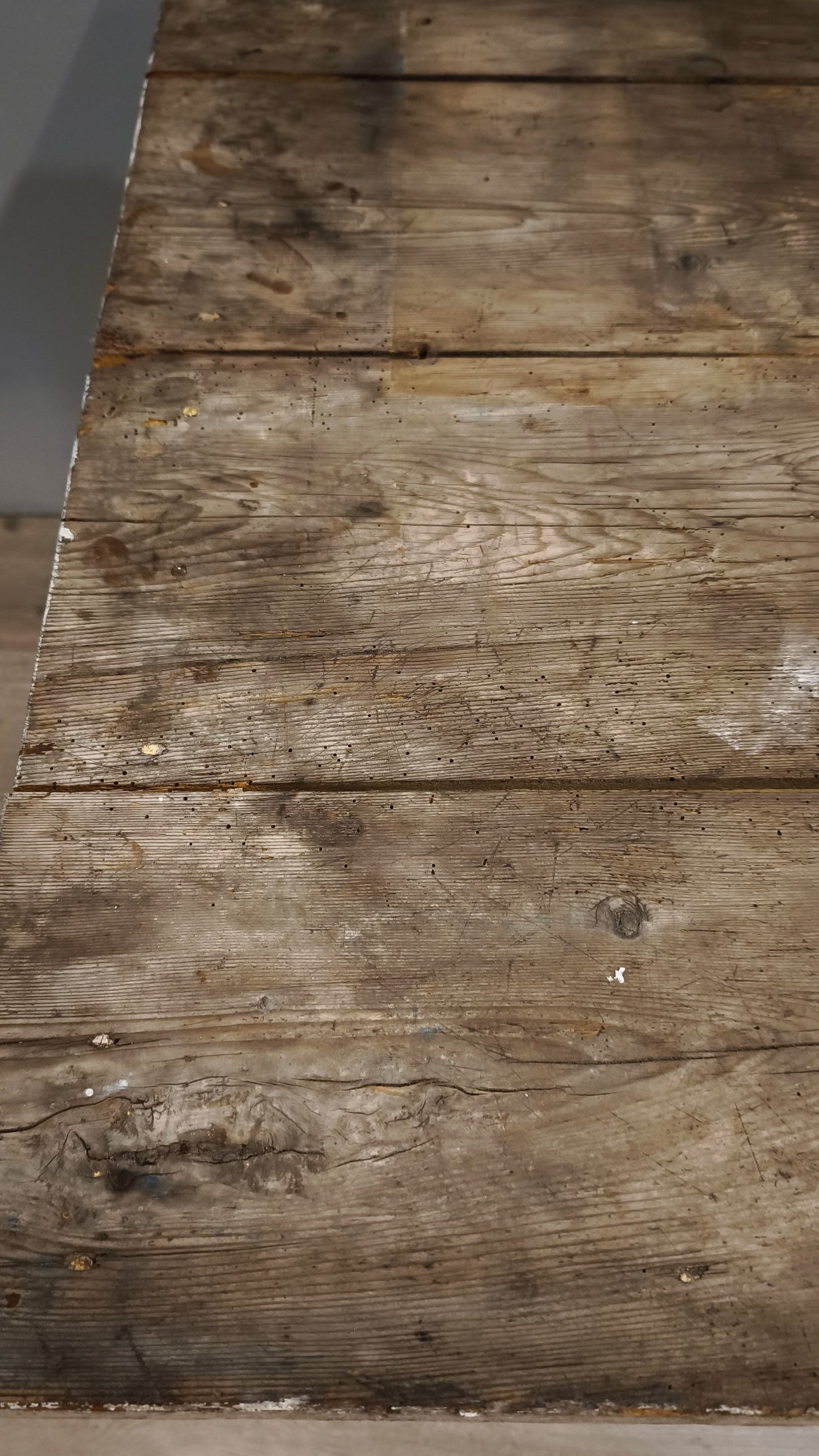 82117 Tavolo rustico quadrato in legno