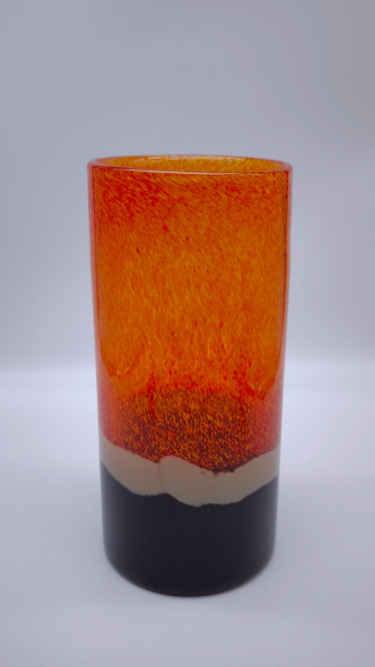 82102 Vaso in vetro arancio con base nera