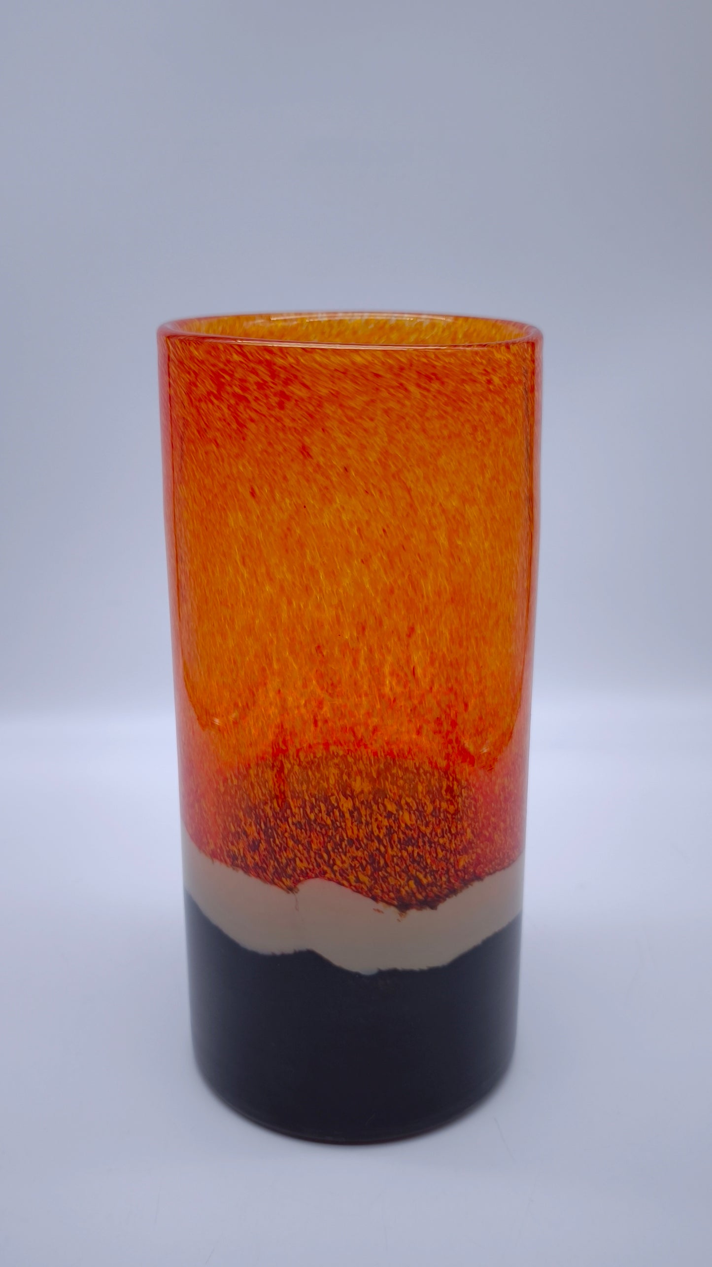 82102 Vaso in vetro arancio con base nera