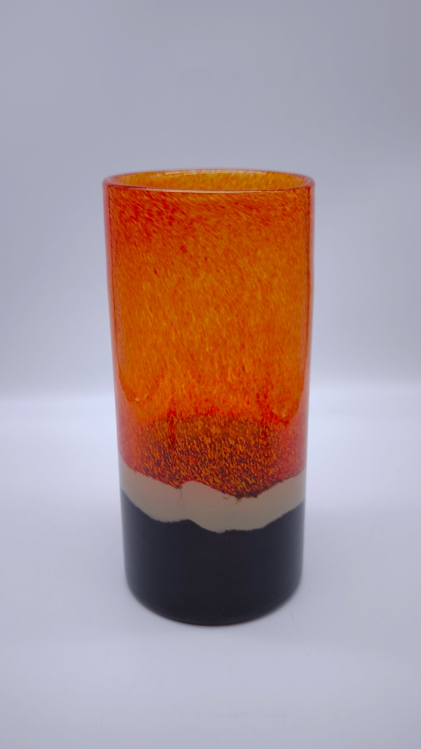 82102 Vaso in vetro arancio con base nera