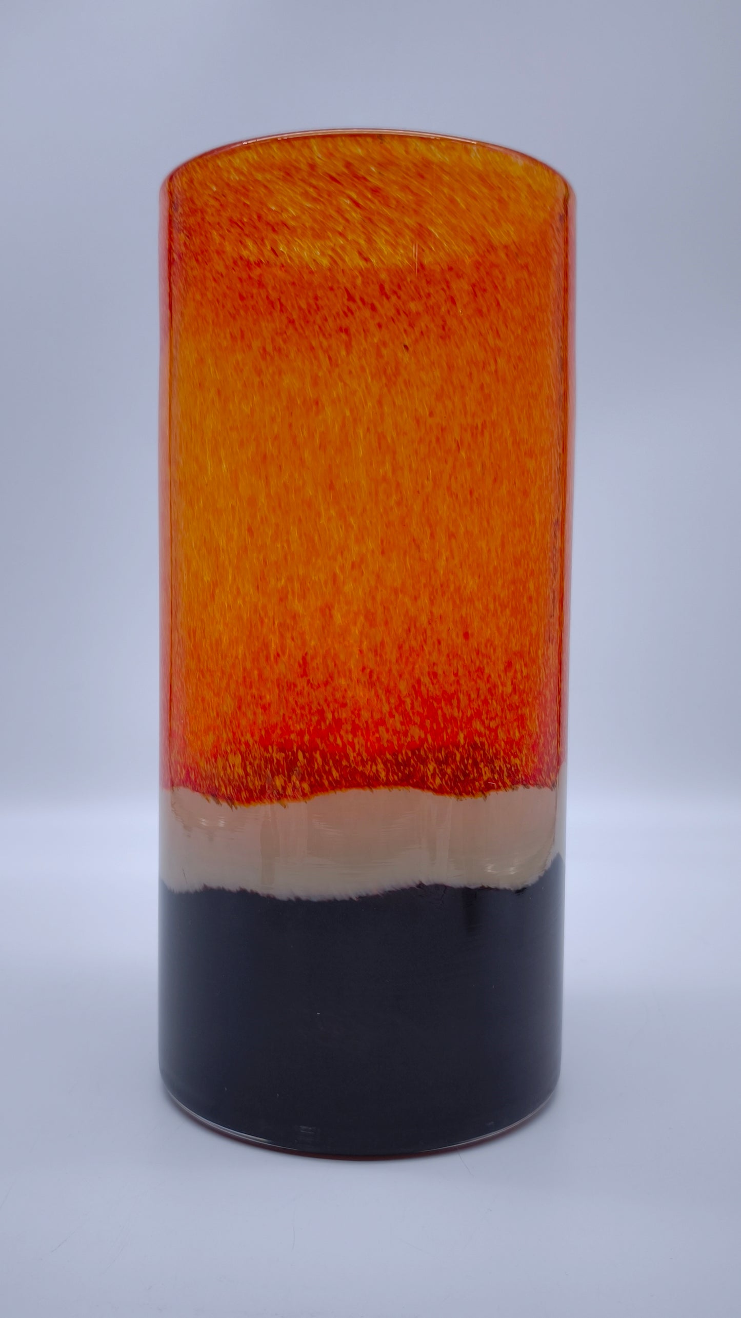 82102 Vaso in vetro arancio con base nera