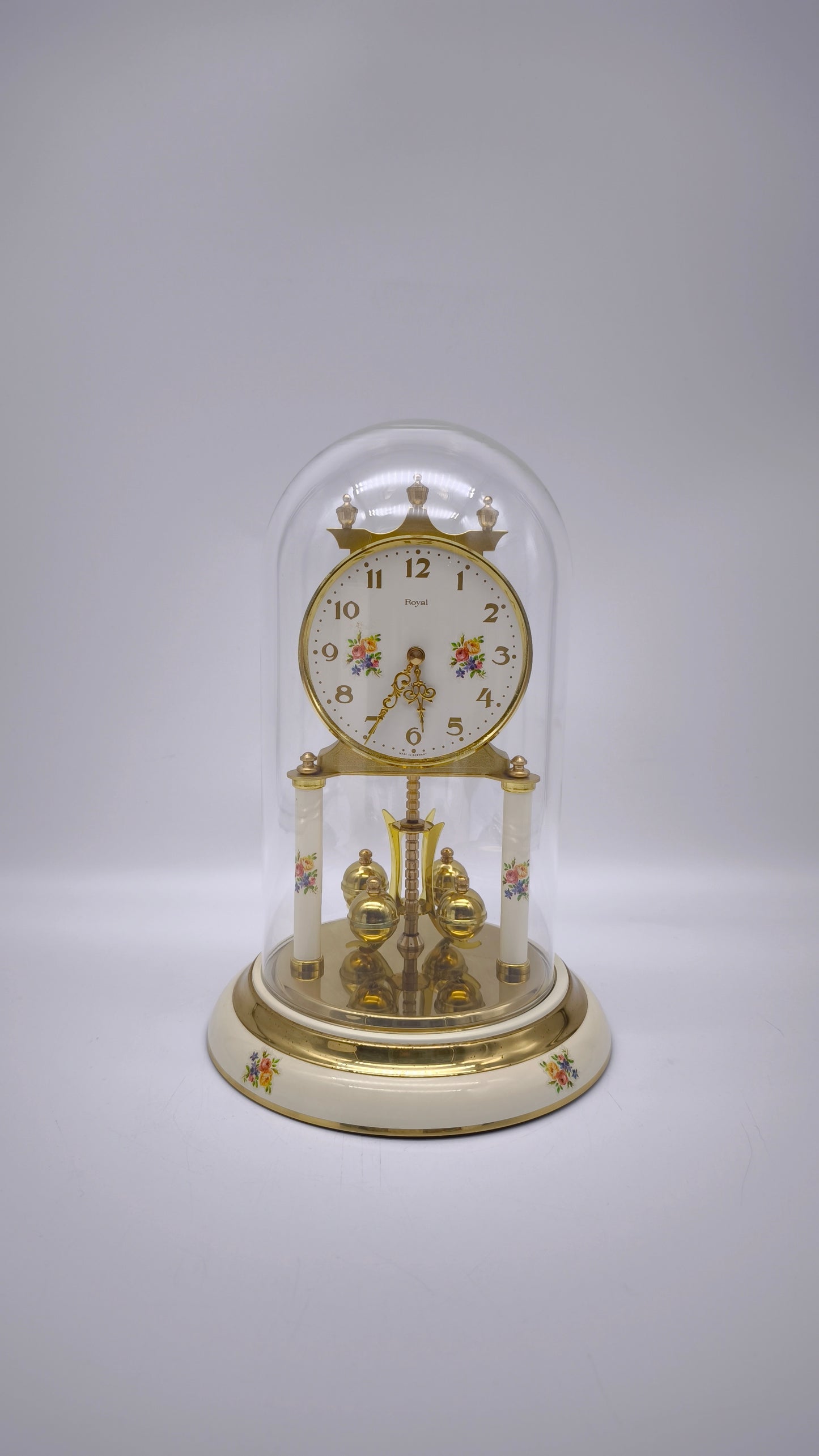 82033 Orologio da tavolo Royal con campana in vetro