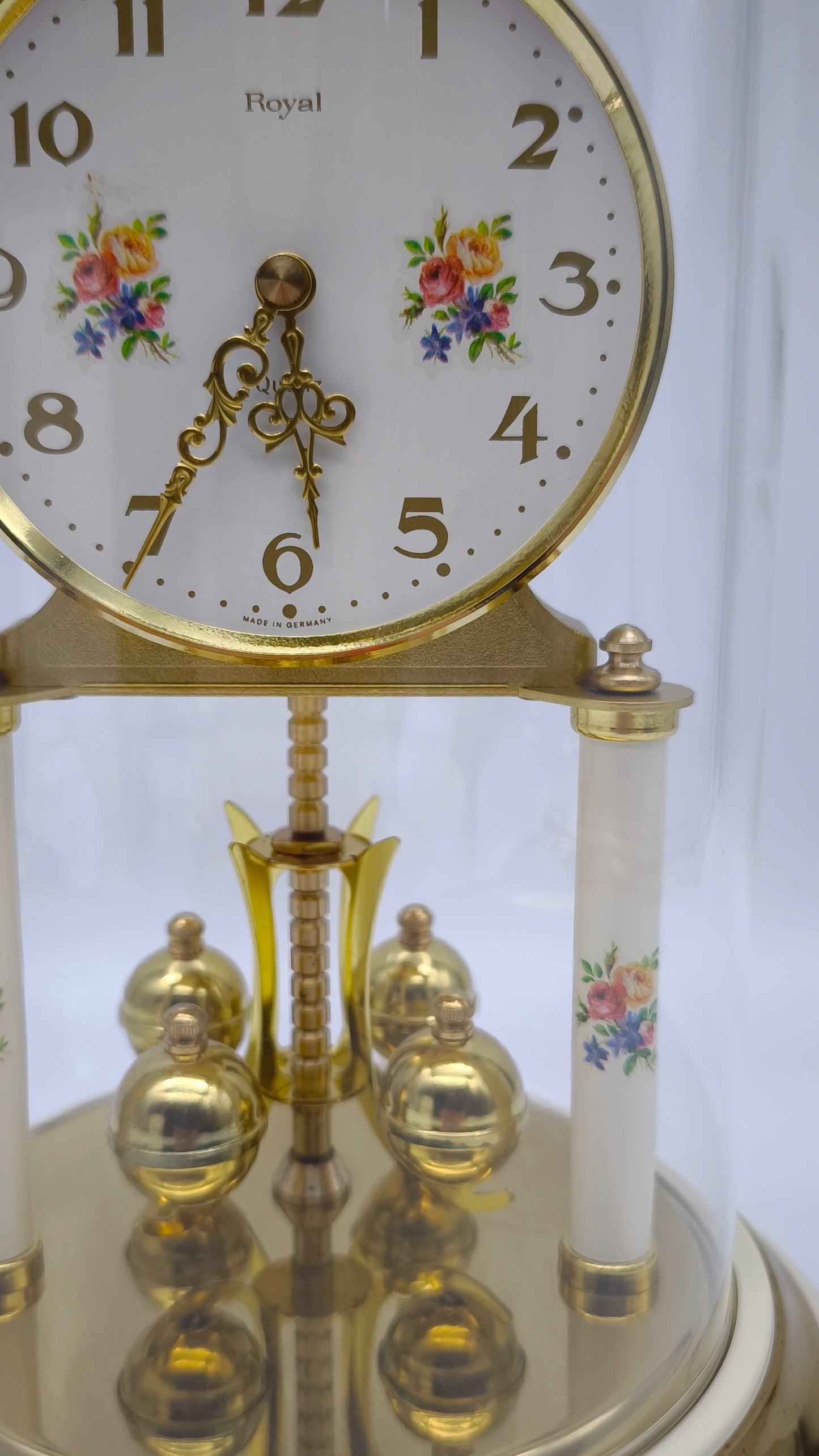 82033 Orologio da tavolo Royal con campana in vetro