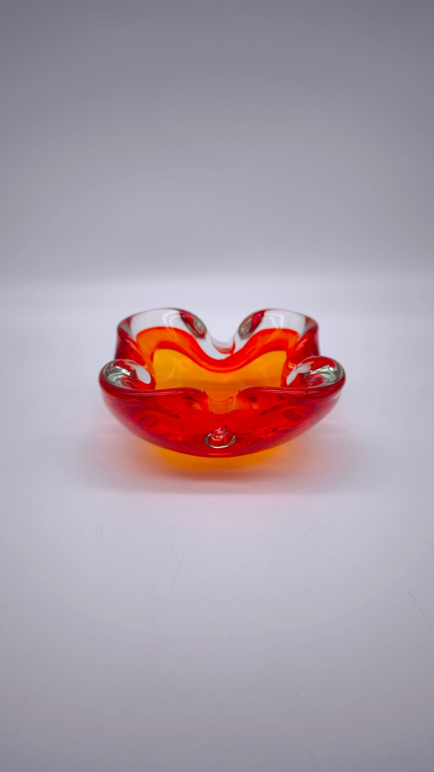 82018 Porta cenere in vetro di Murano rosso