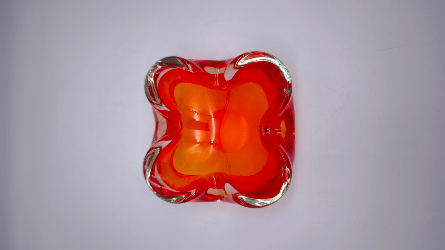 82018 Porta cenere in vetro di Murano rosso