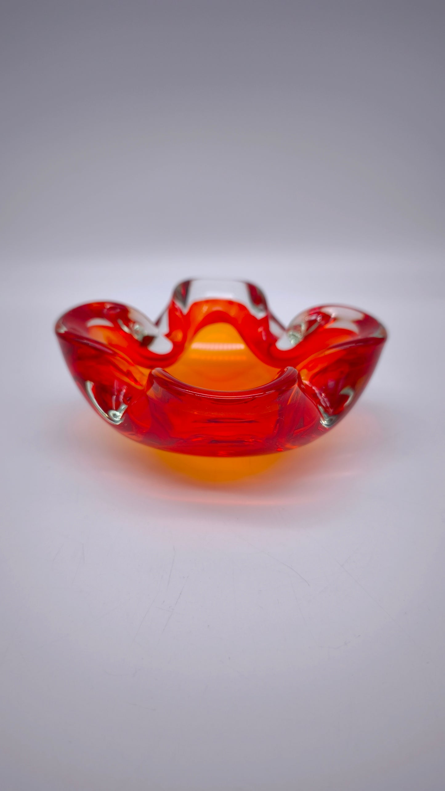82018 Porta cenere in vetro di Murano rosso
