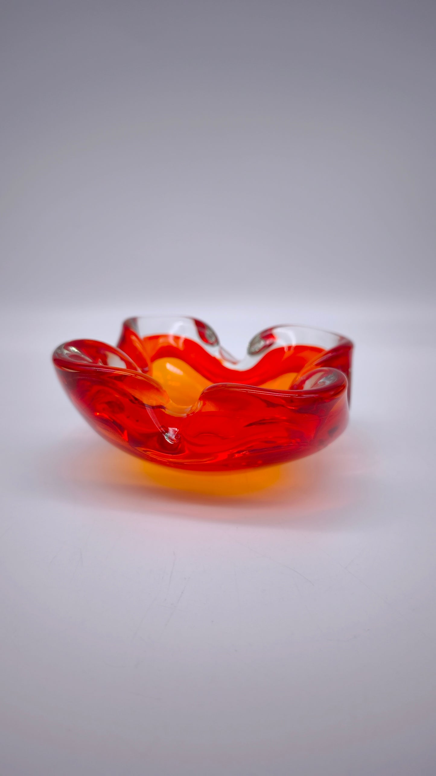 82018 Porta cenere in vetro di Murano rosso