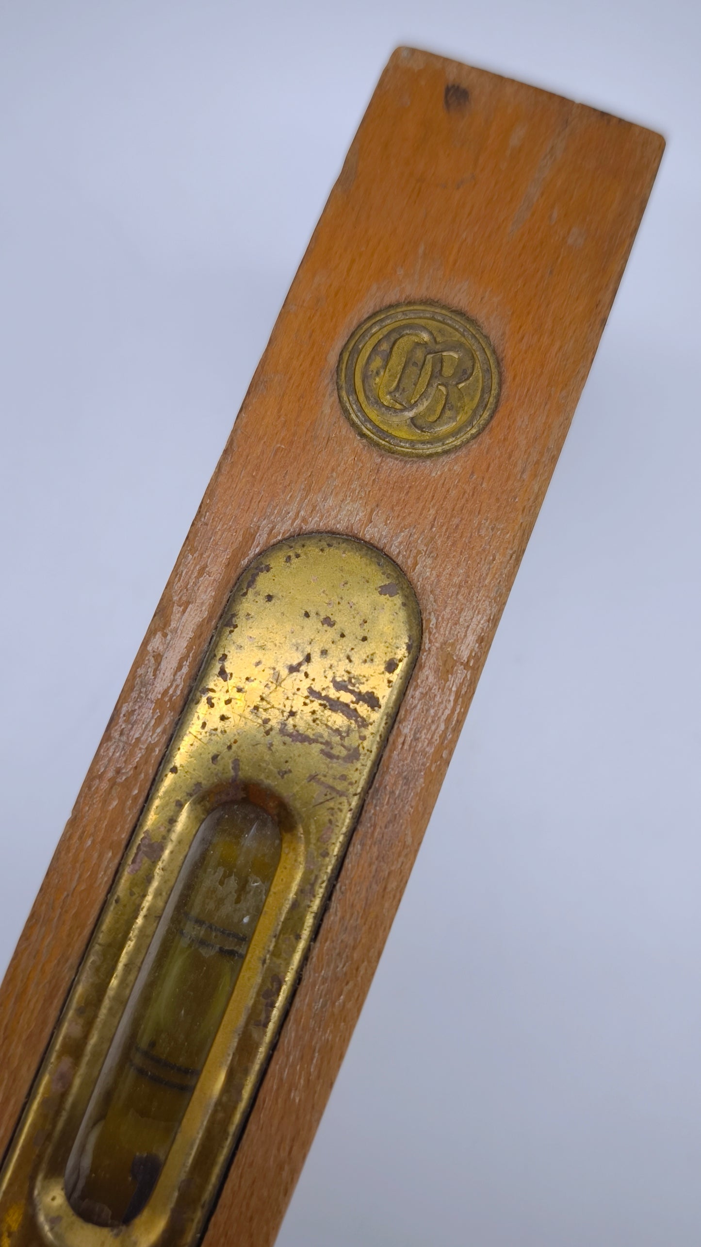 82203 Livella vintage in legno
