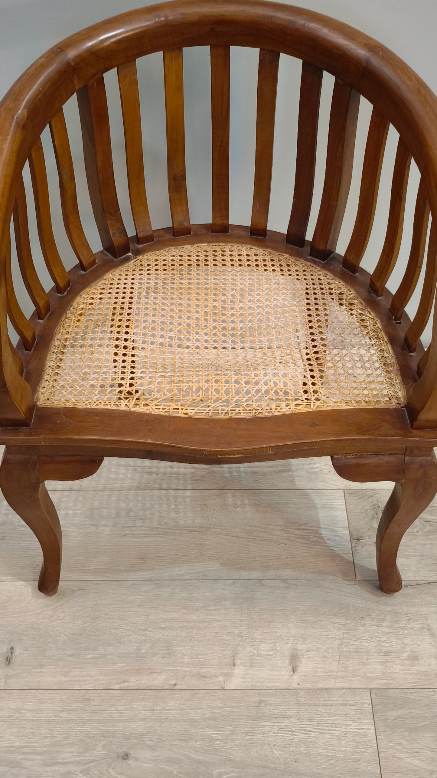 82215 Poltroncina round in teak