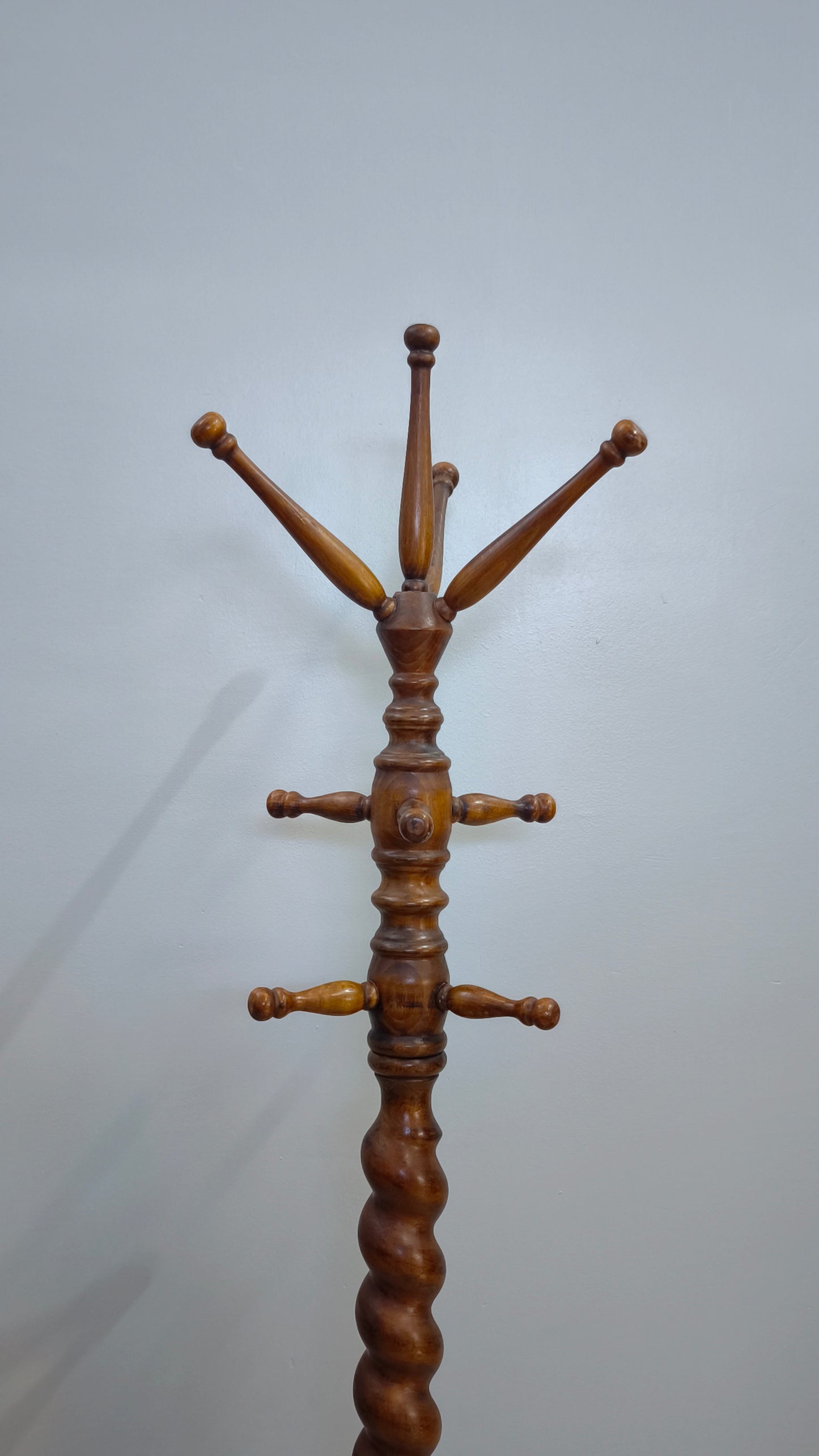 82227 Appendi abiti in legno a piantana