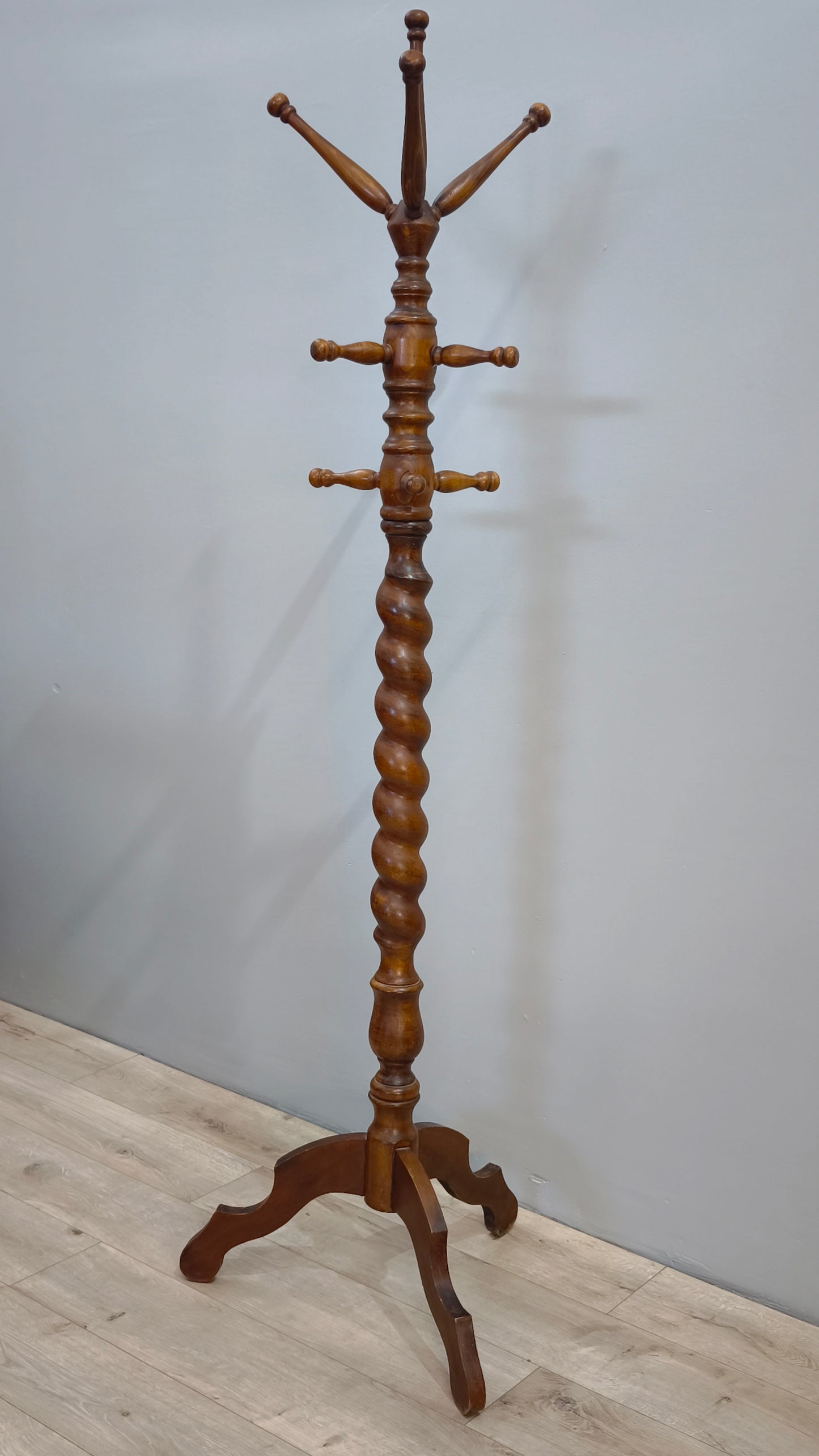 82227 Appendi abiti in legno a piantana