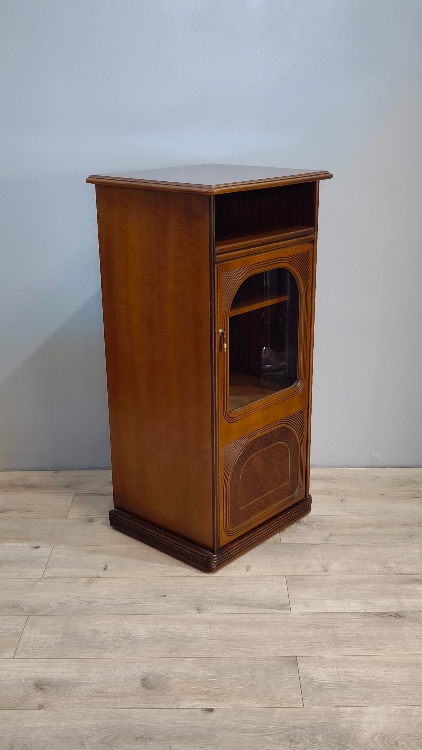 82232 Mobile in legno con sportello