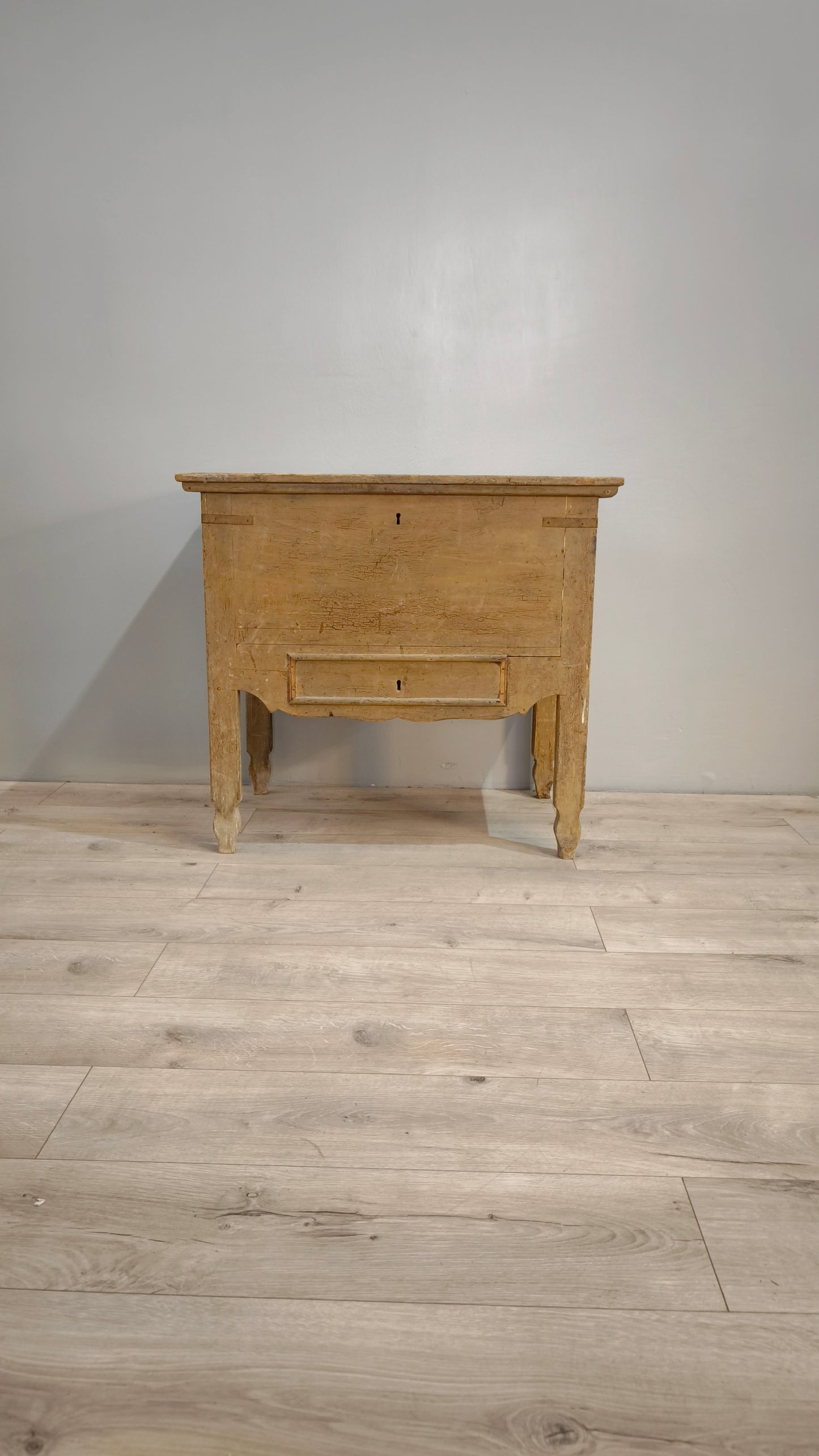 82119 Piccola madia rustica