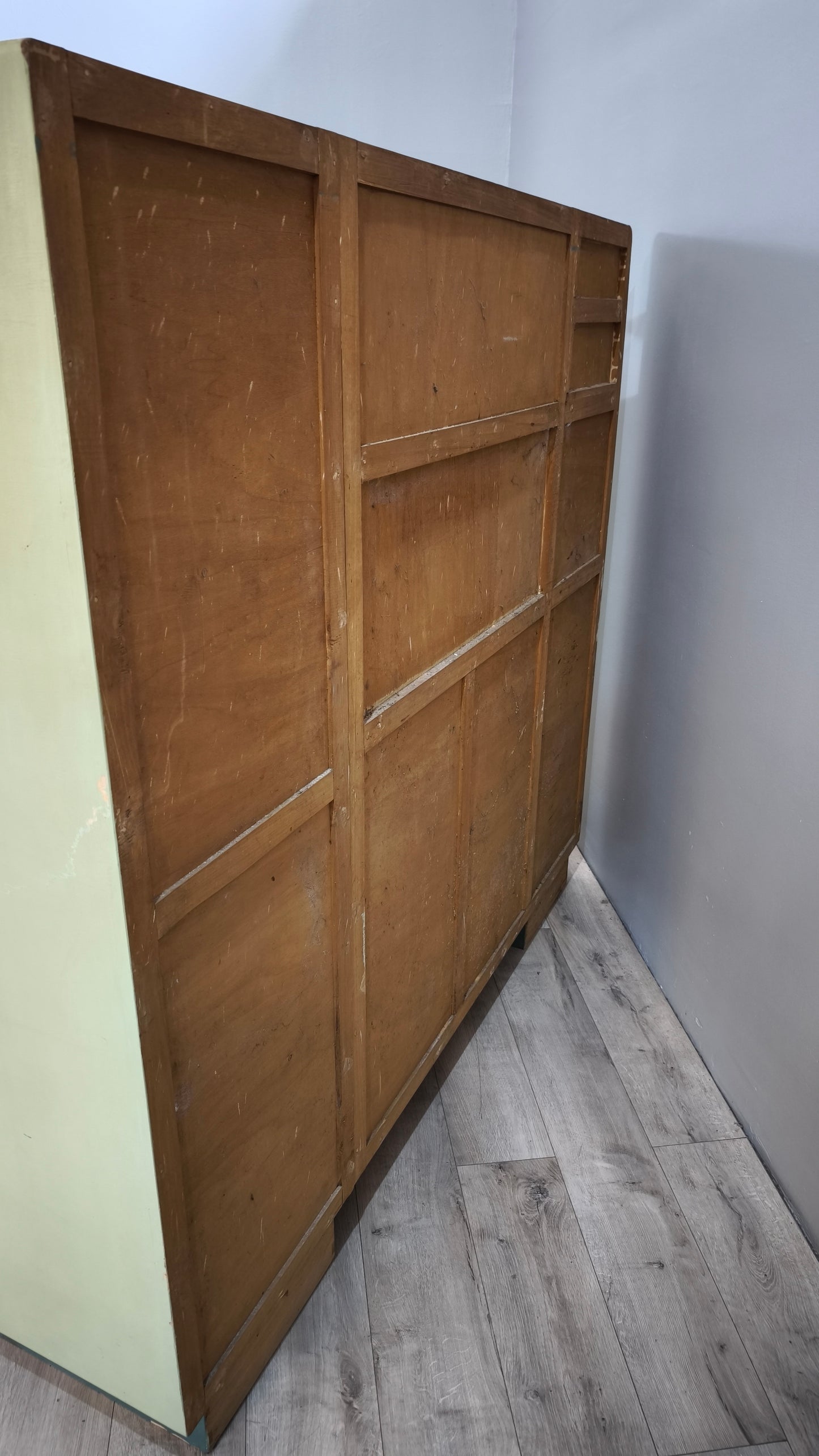 82397 Credenza anni '50 color panna e pistacchio