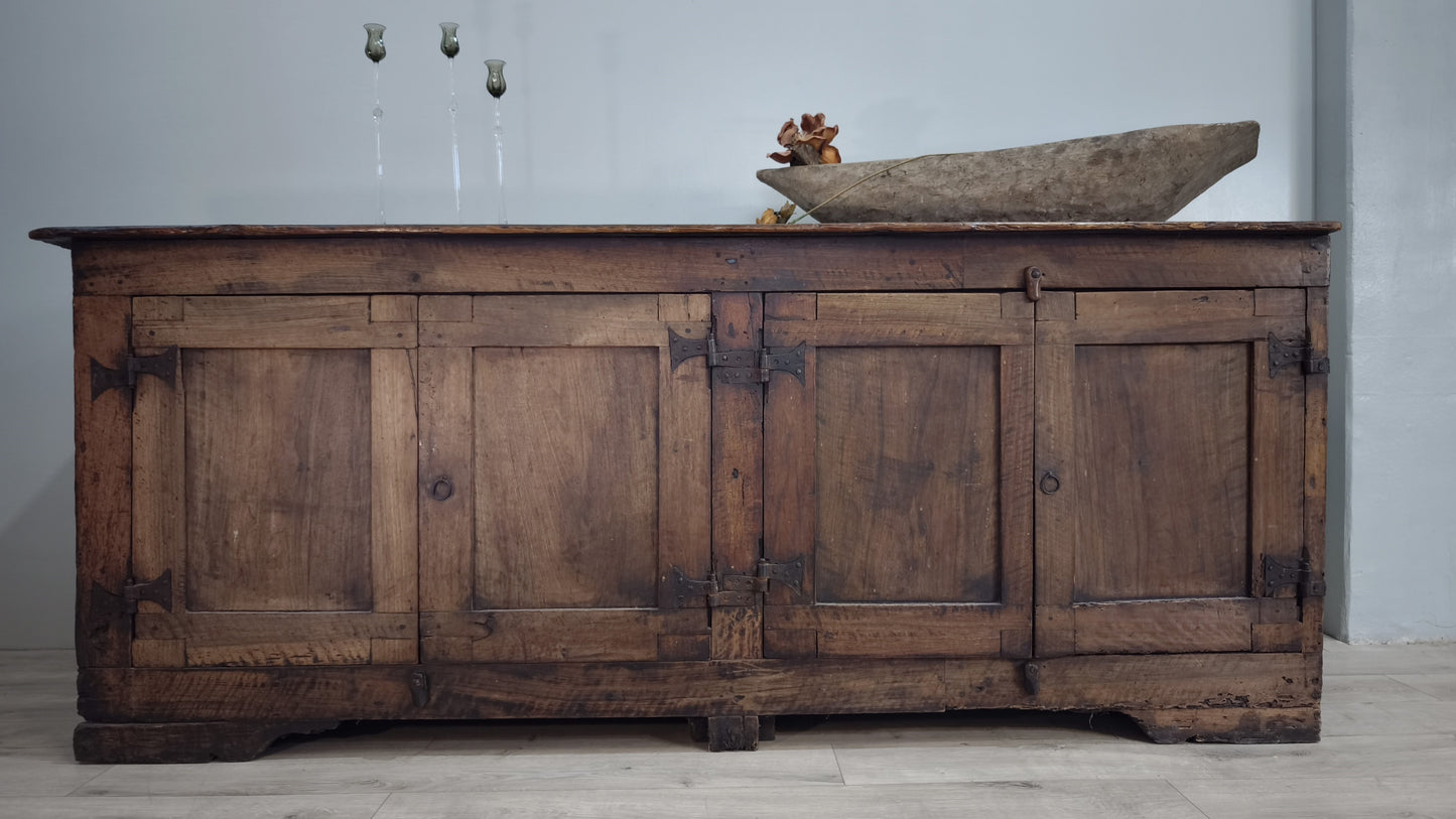 82464 Antica credenza in legno massello