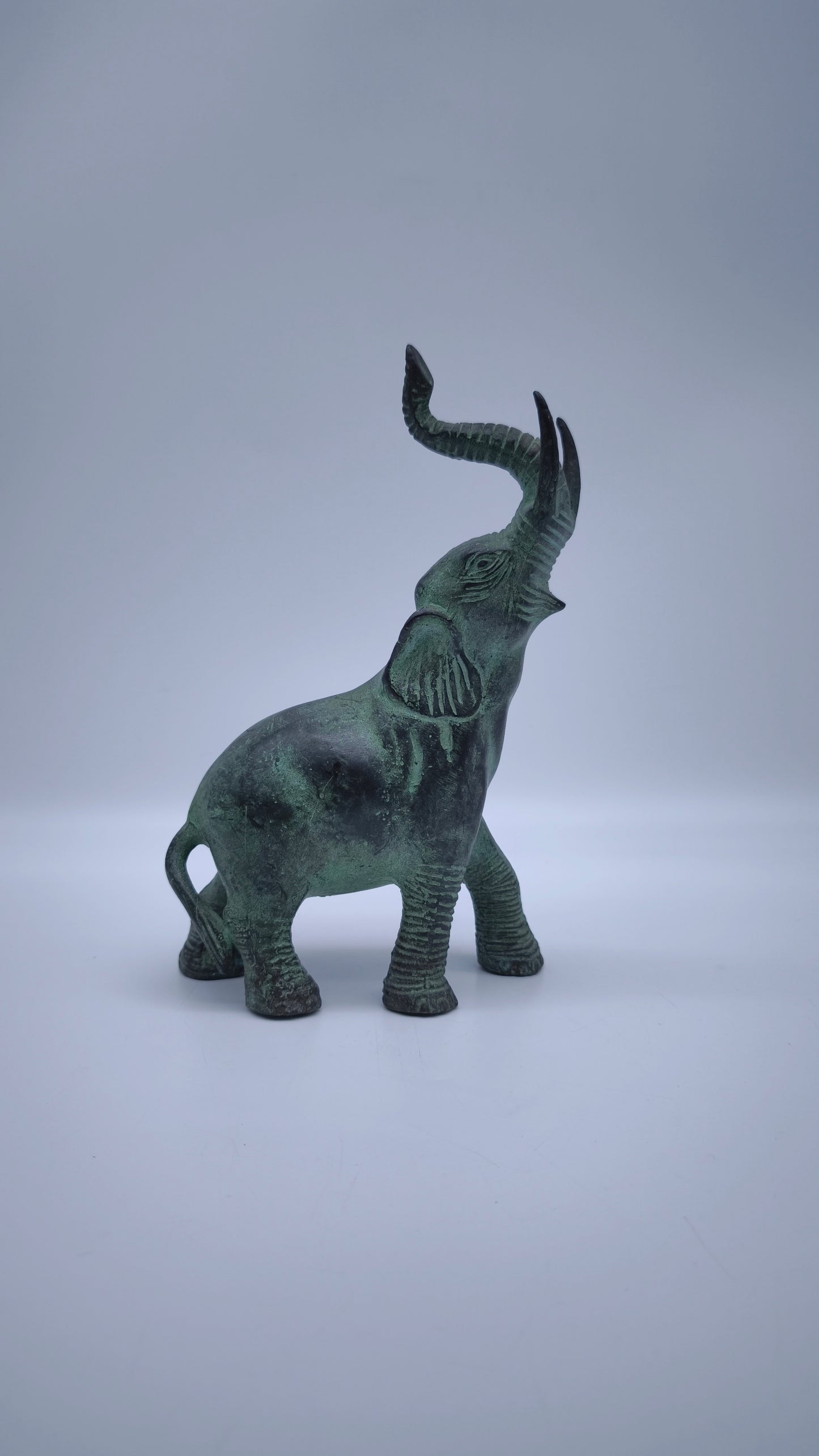 82329 Elefante in bronzo
