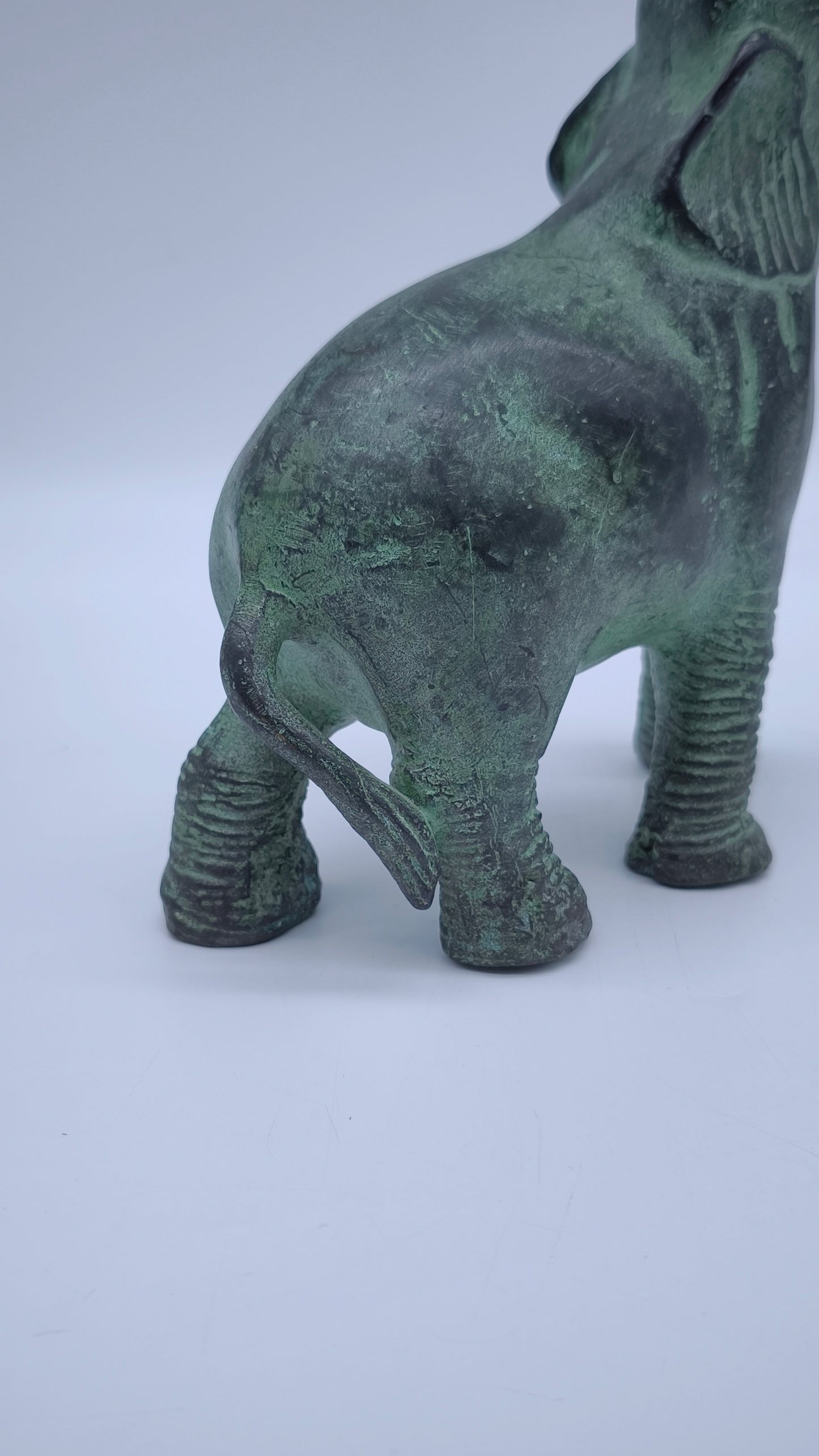 82329 Elefante in bronzo