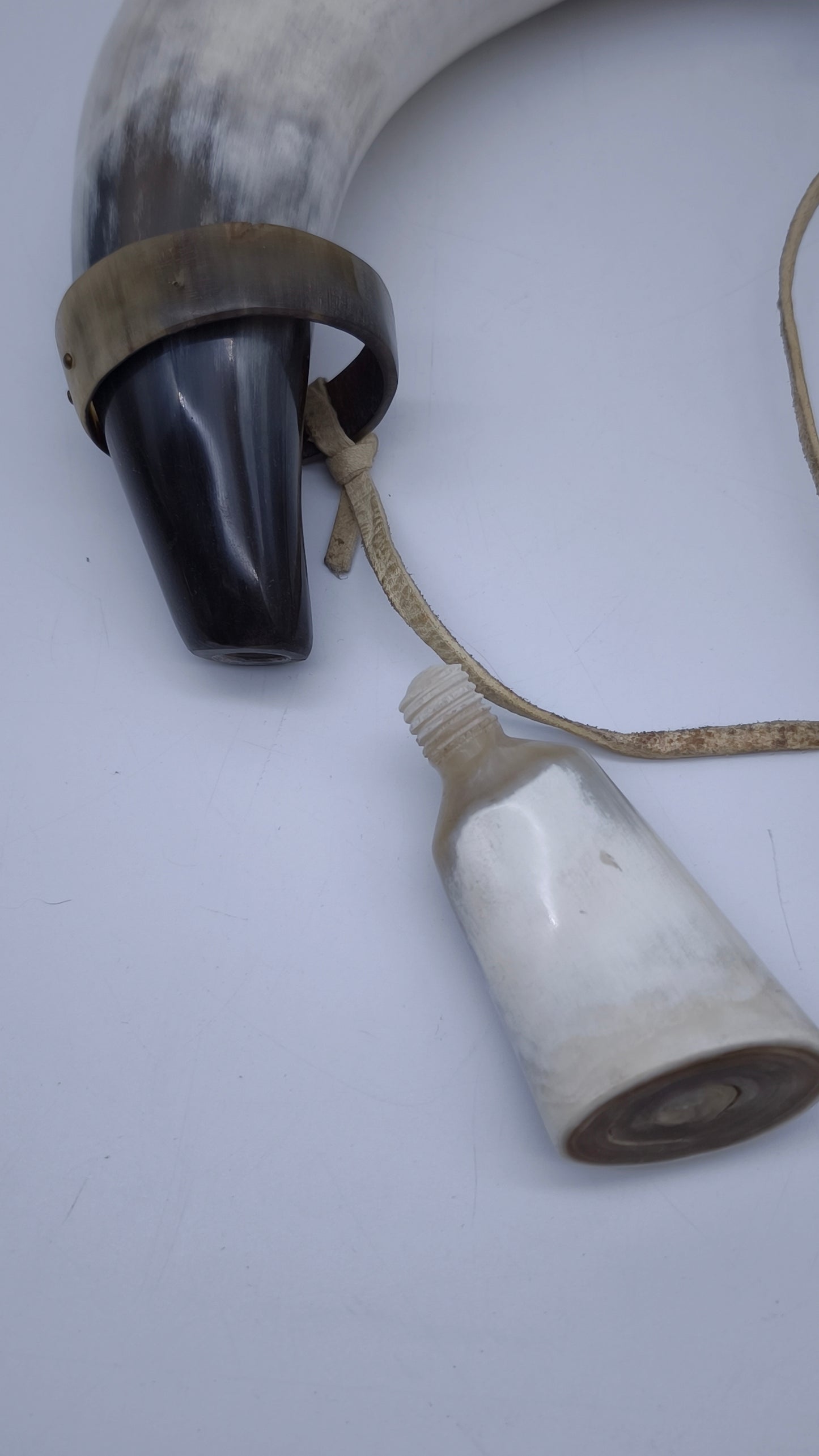 82314 Corno porta polvere da sparo
