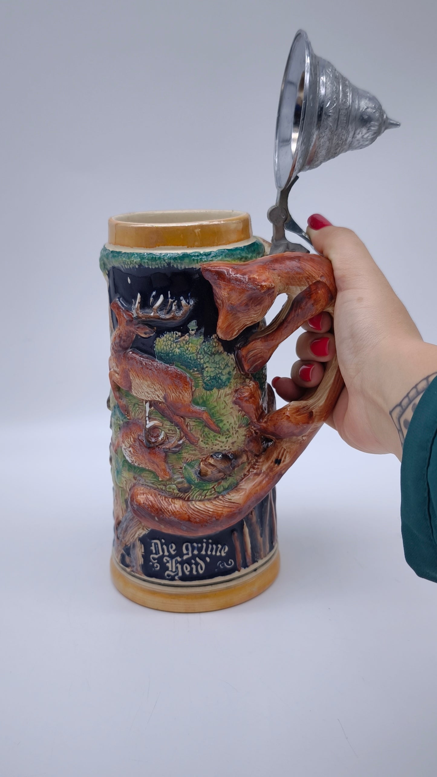 82357 Boccale da birra in terracotta con coperchio in metallo