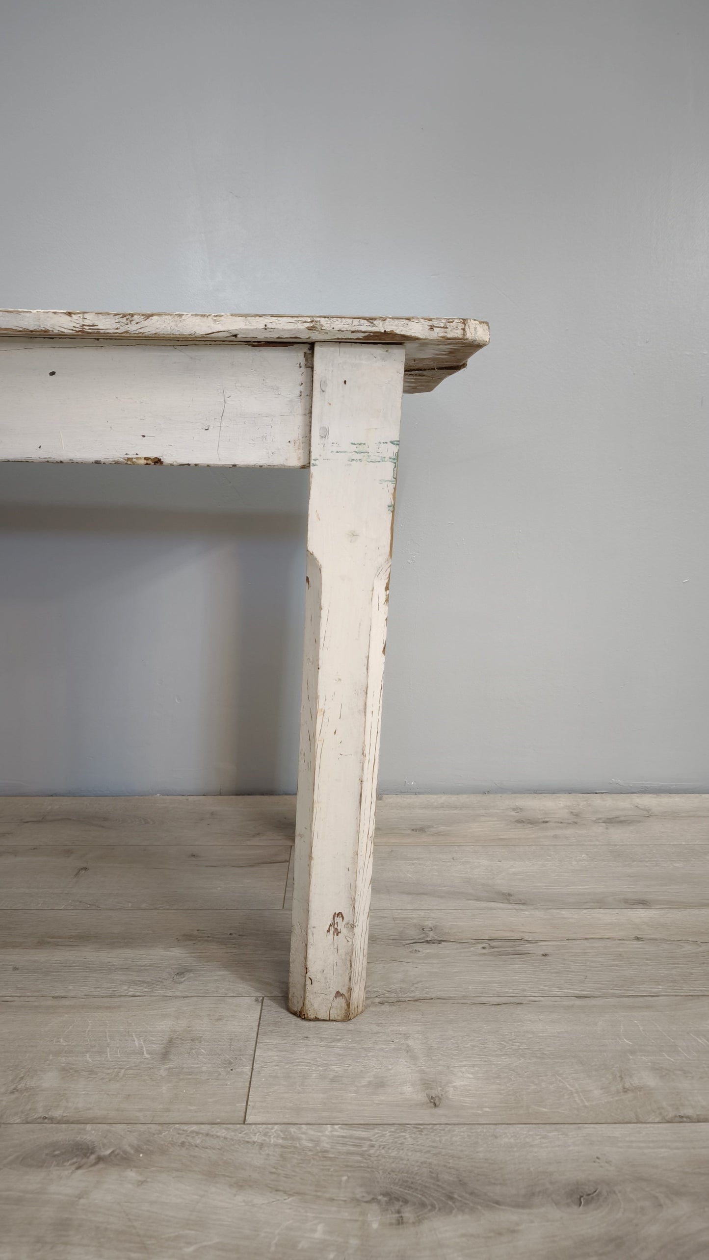 82476 Tavolo in legno verniciato bianco