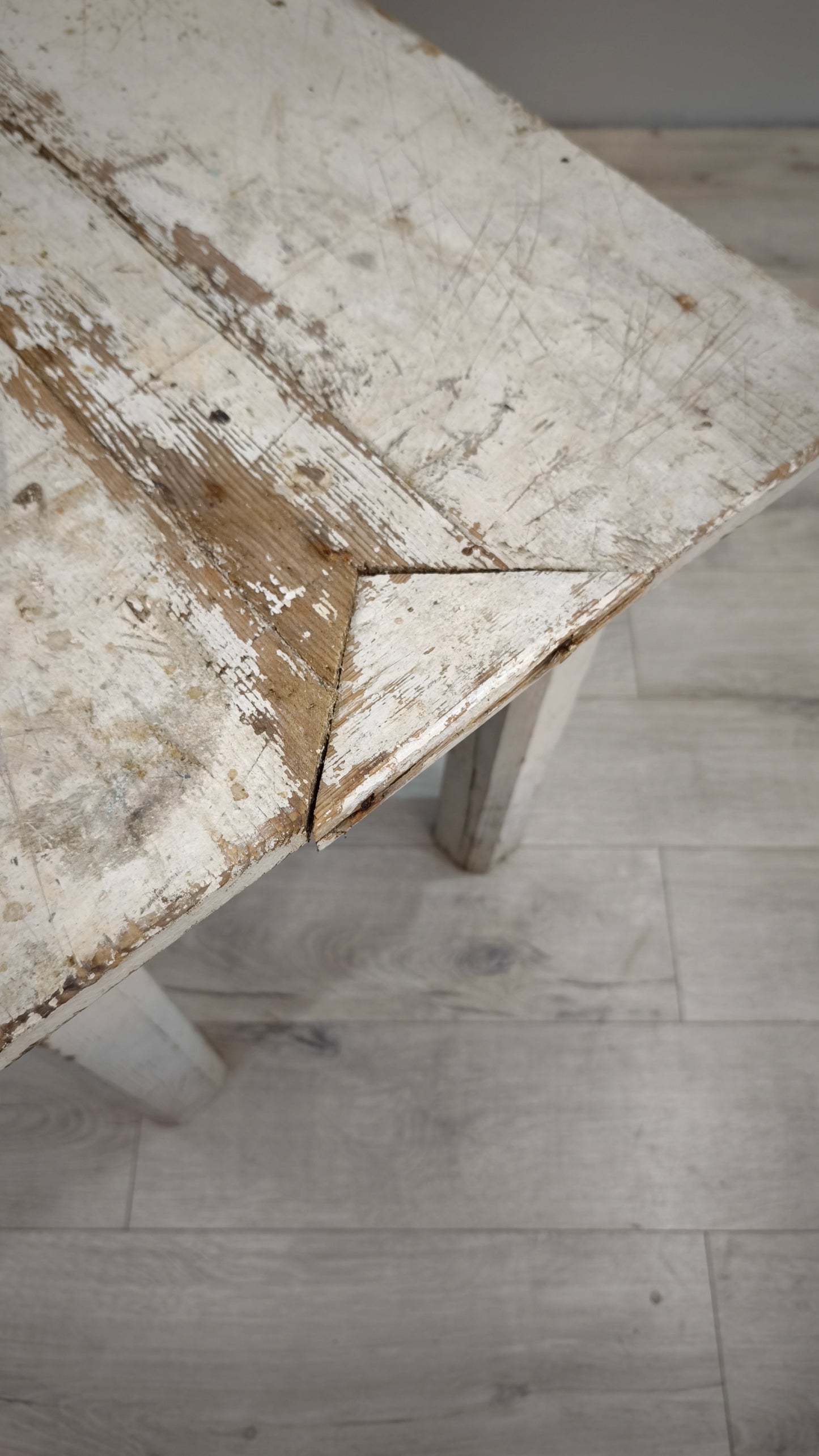 82476 Tavolo in legno verniciato bianco