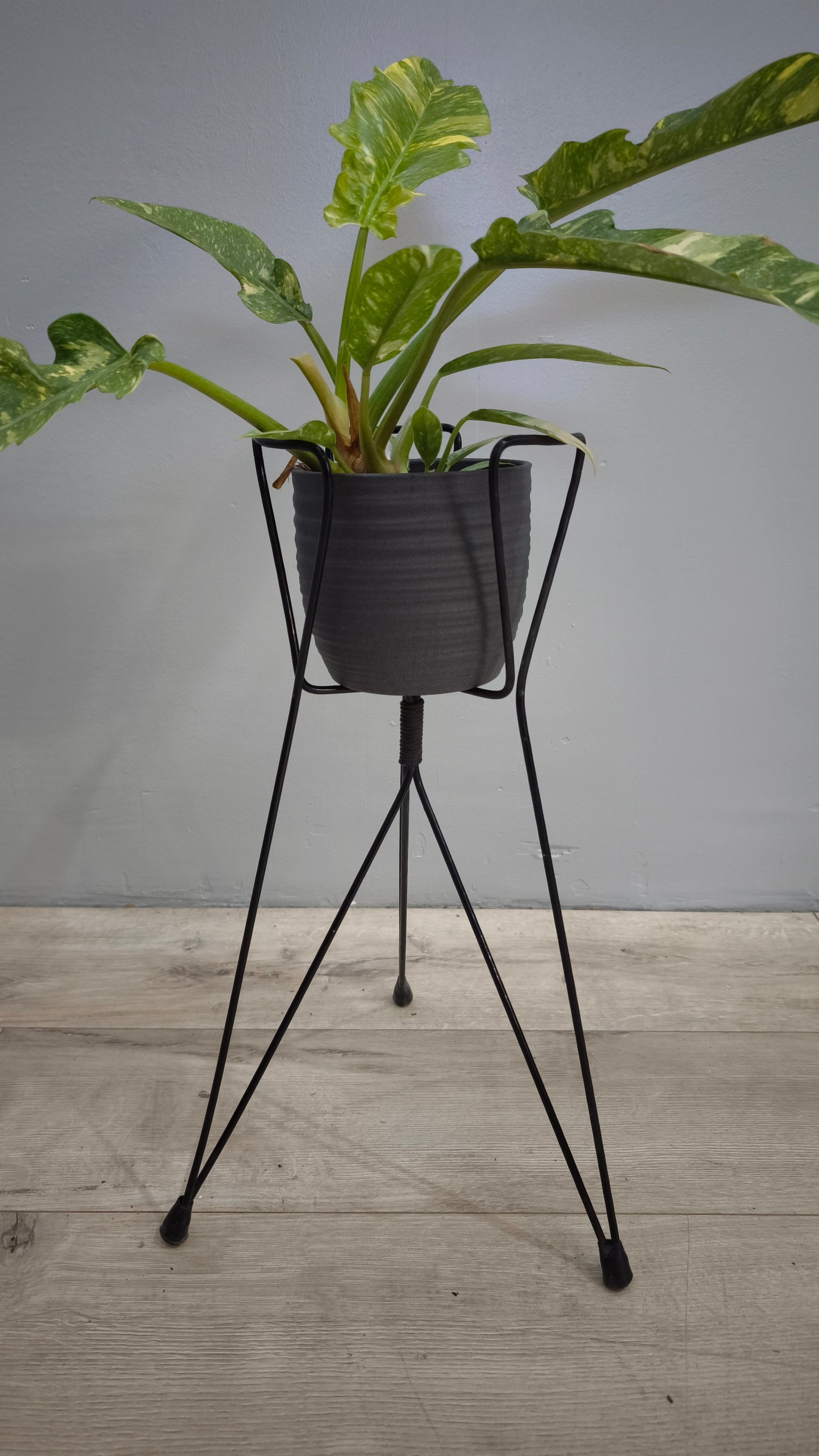 82373-2 Porta piante vintage pieghevole in metallo