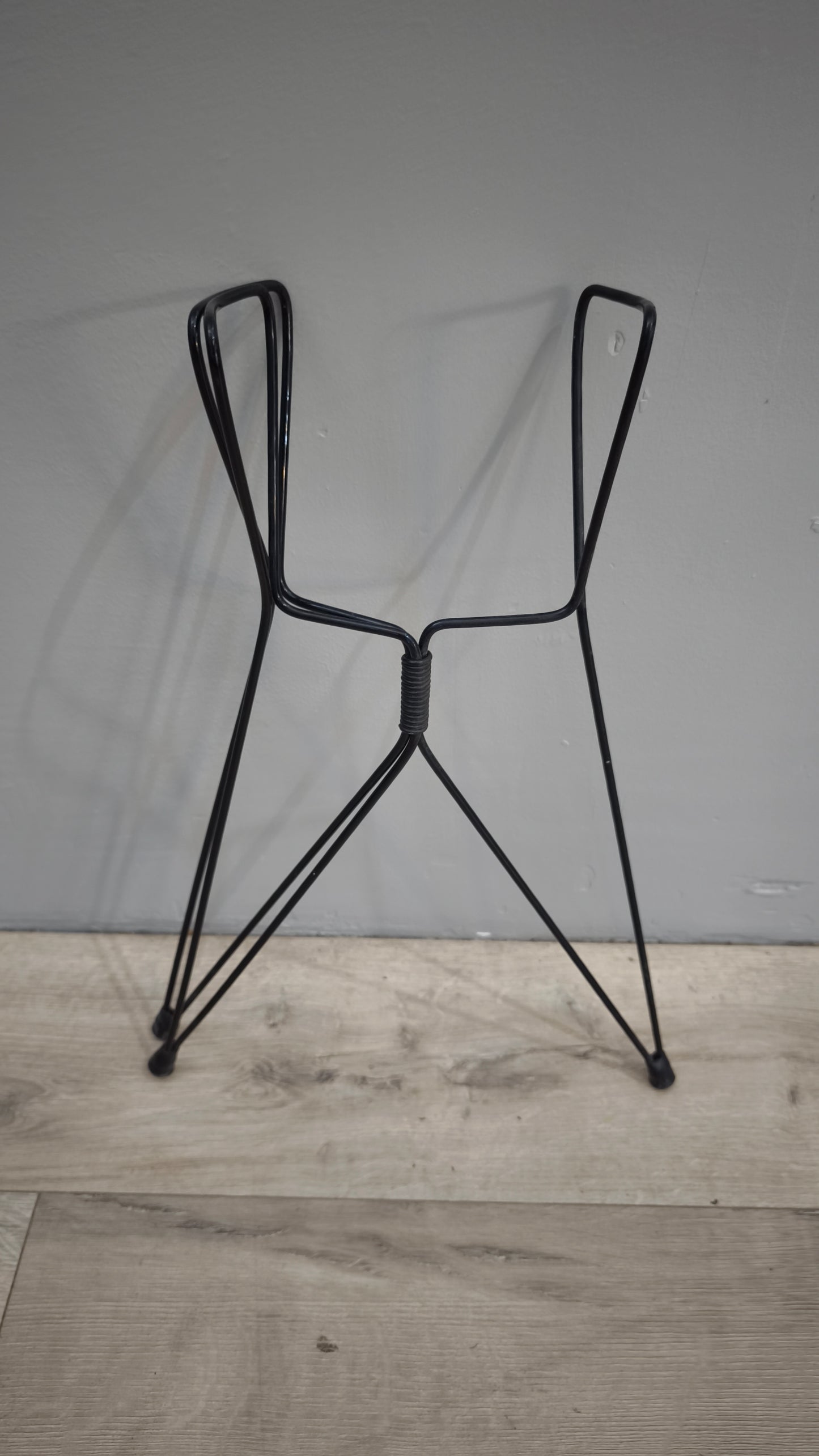 82373-2 Porta piante vintage pieghevole in metallo