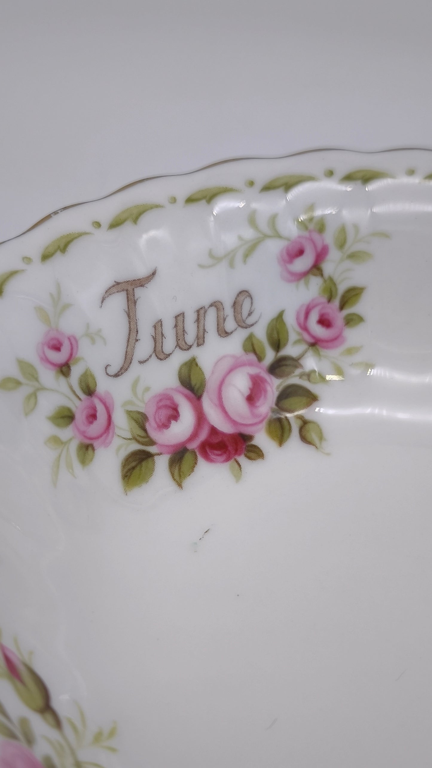 82526 Ciotolina in ceramica Royal Albert 1970, Flower of the month series, Roses, June