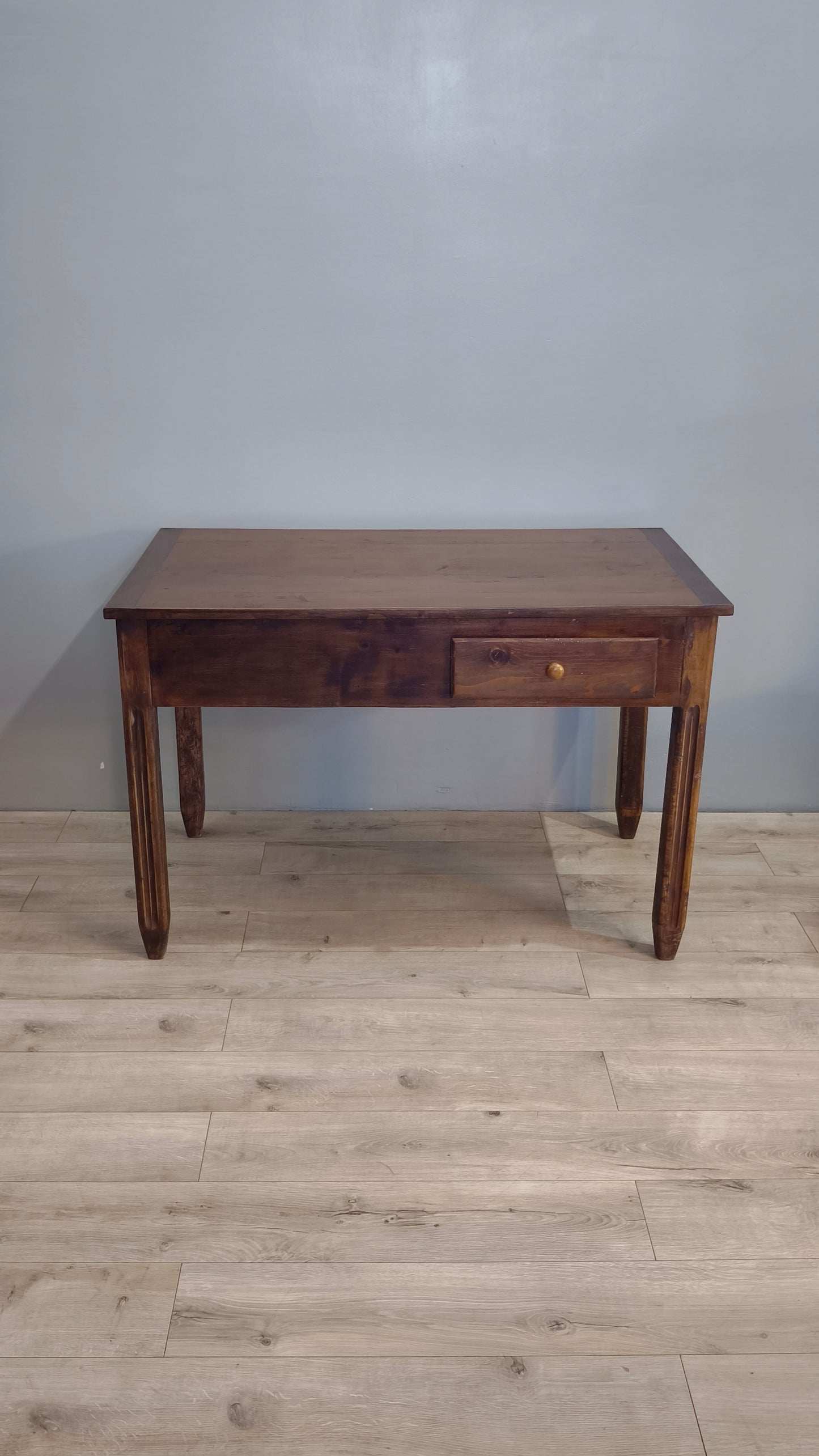 82475 Tavolo madia in legno massello con cassetto frontale