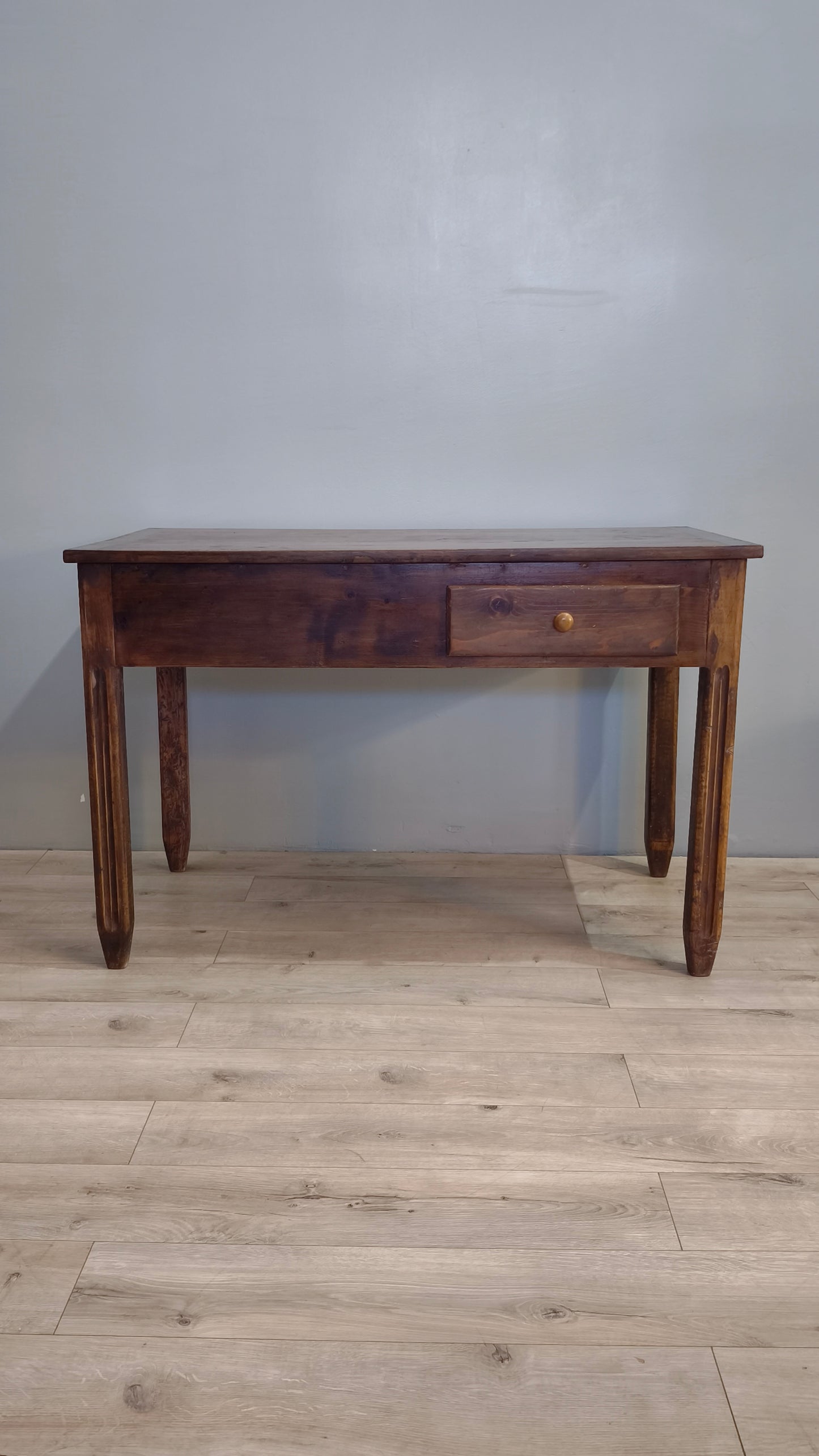 82475 Tavolo madia in legno massello con cassetto frontale
