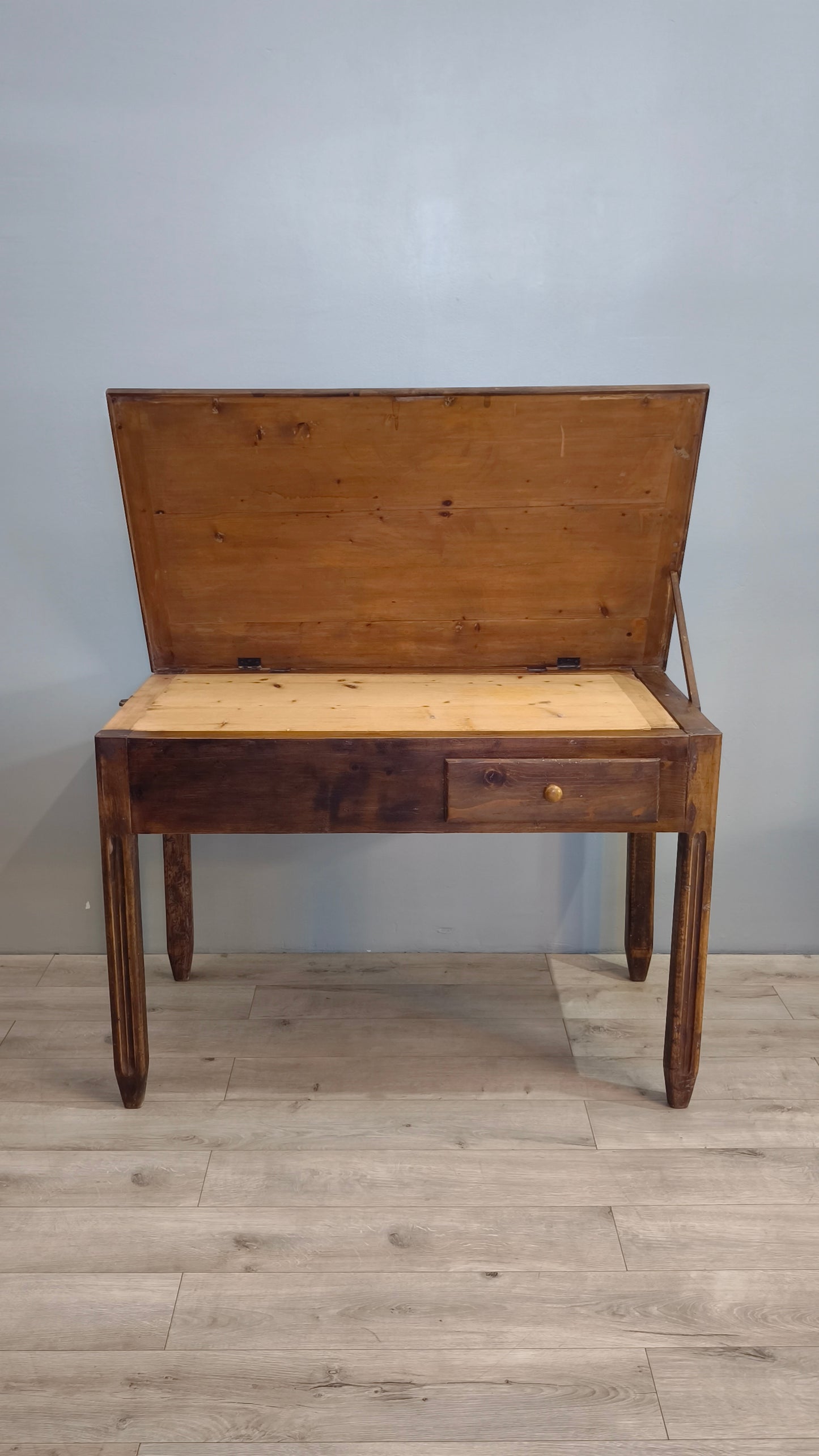 82475 Tavolo madia in legno massello con cassetto frontale