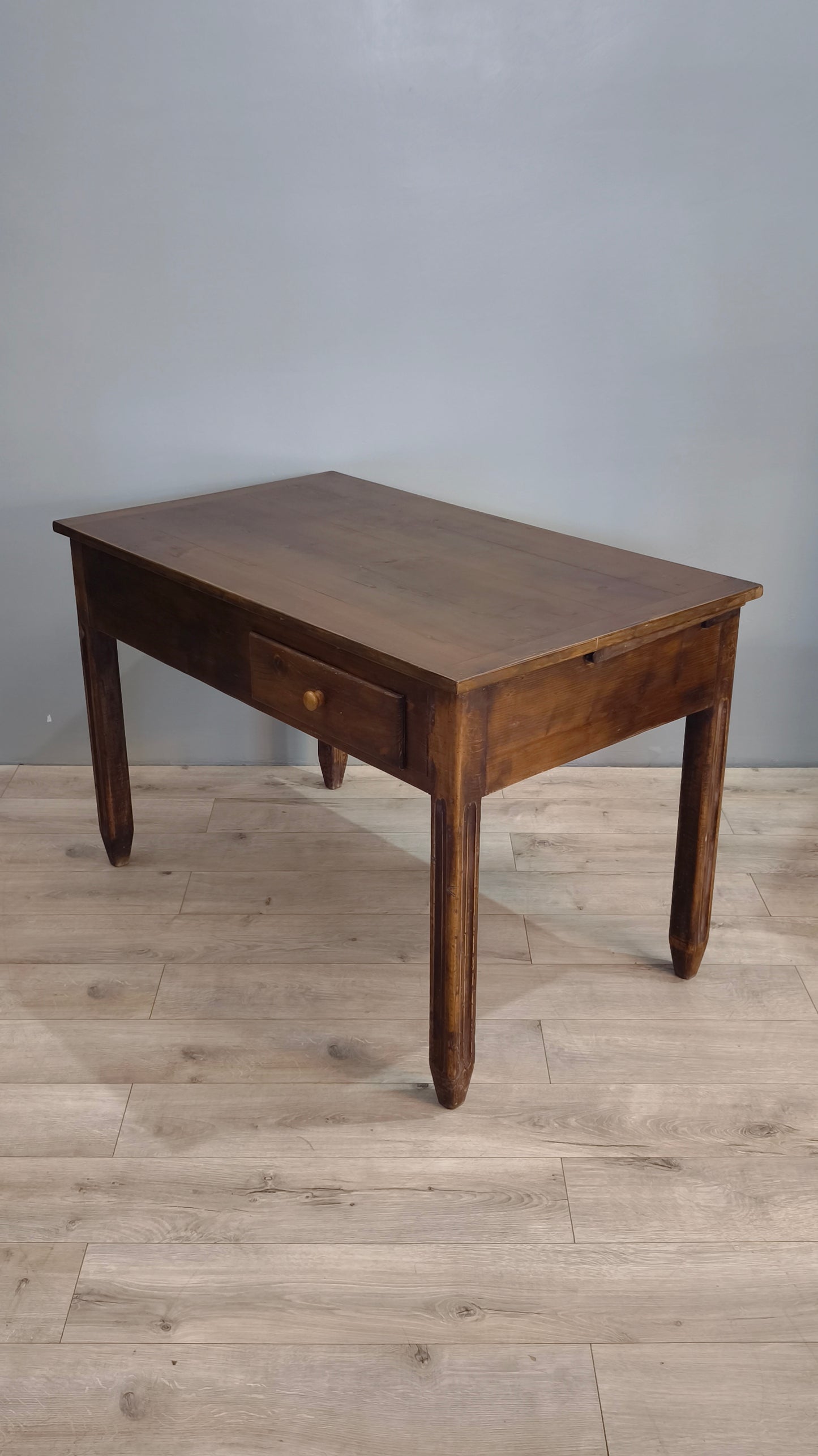 82475 Tavolo madia in legno massello con cassetto frontale