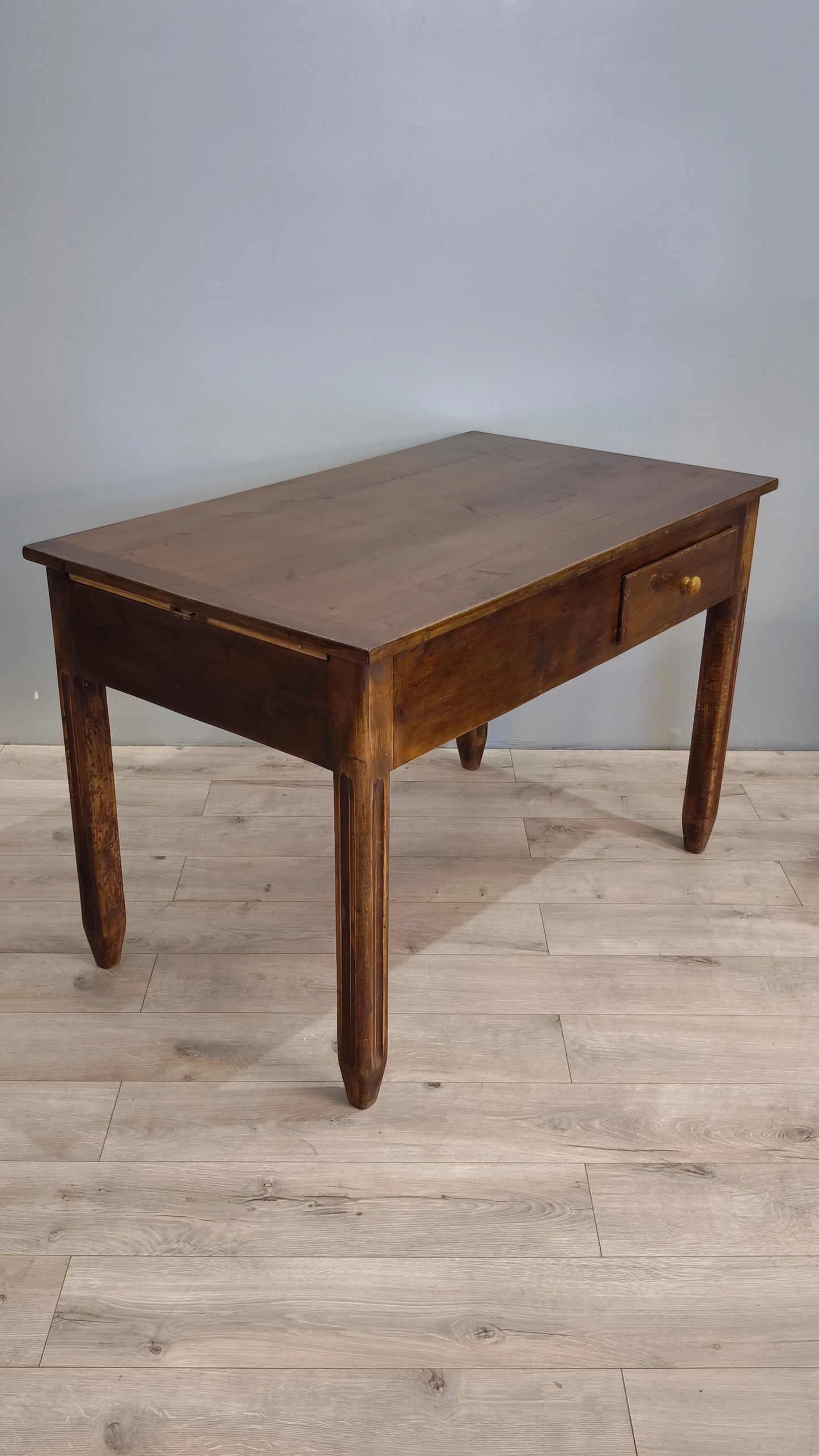 82475 Tavolo madia in legno massello con cassetto frontale