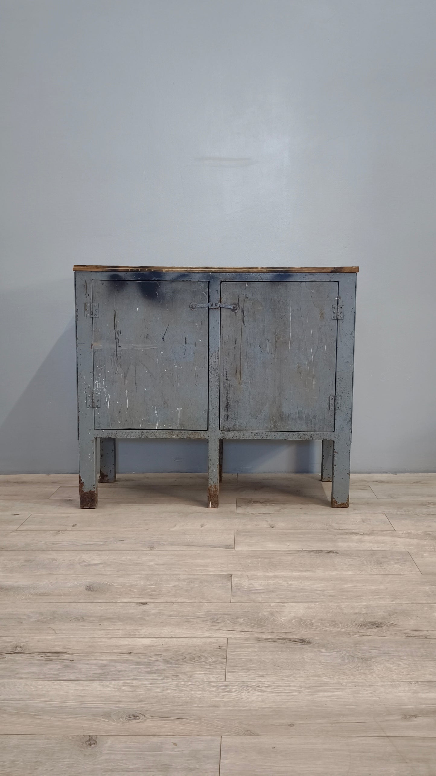 82474 Credenza da lavoro in ferro con piano in legno